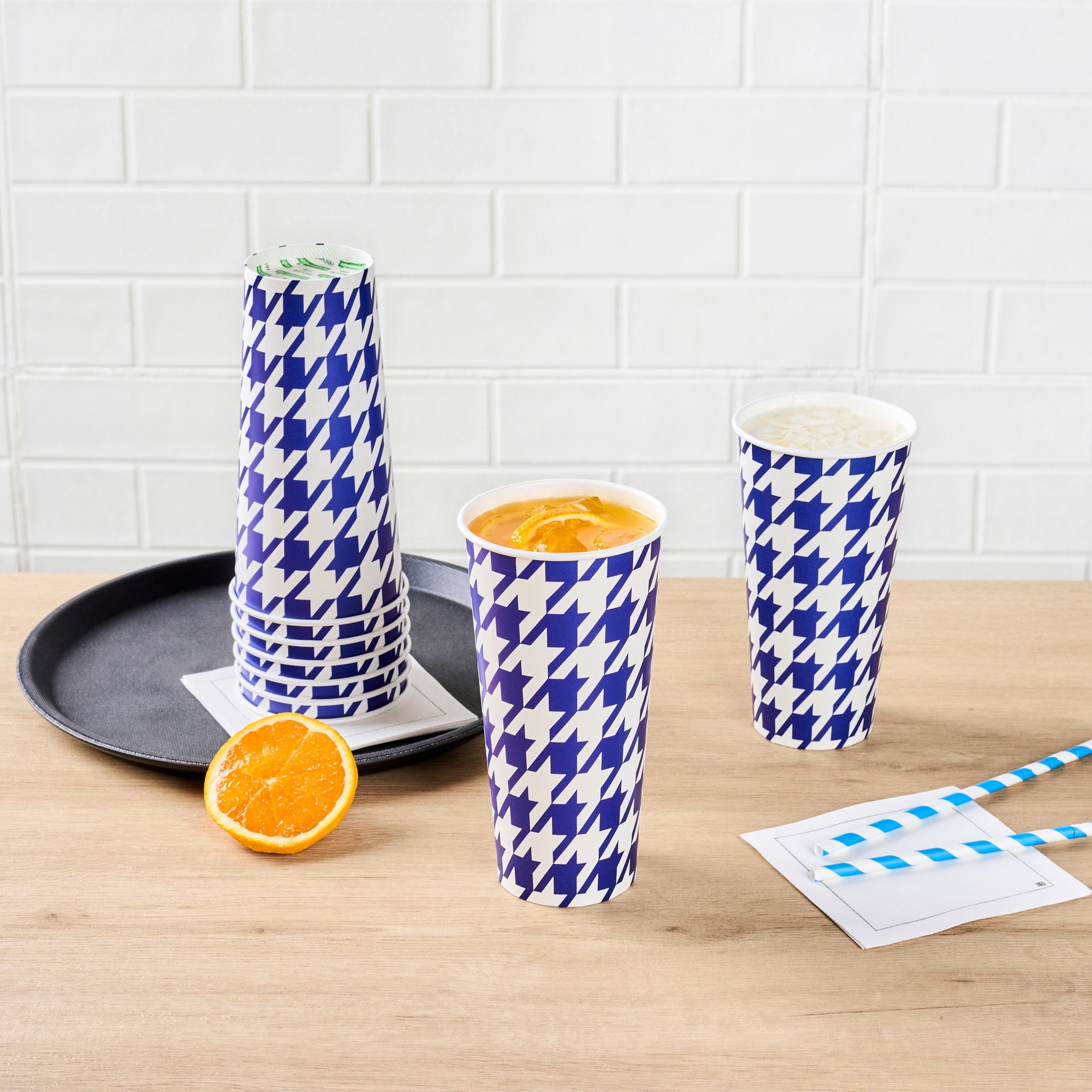 Chef 101 22 oz Round Blue Houndstooth Paper Cold Cup - 3 1/2" x 3 1/2" x 6 3/4" - 25 count box