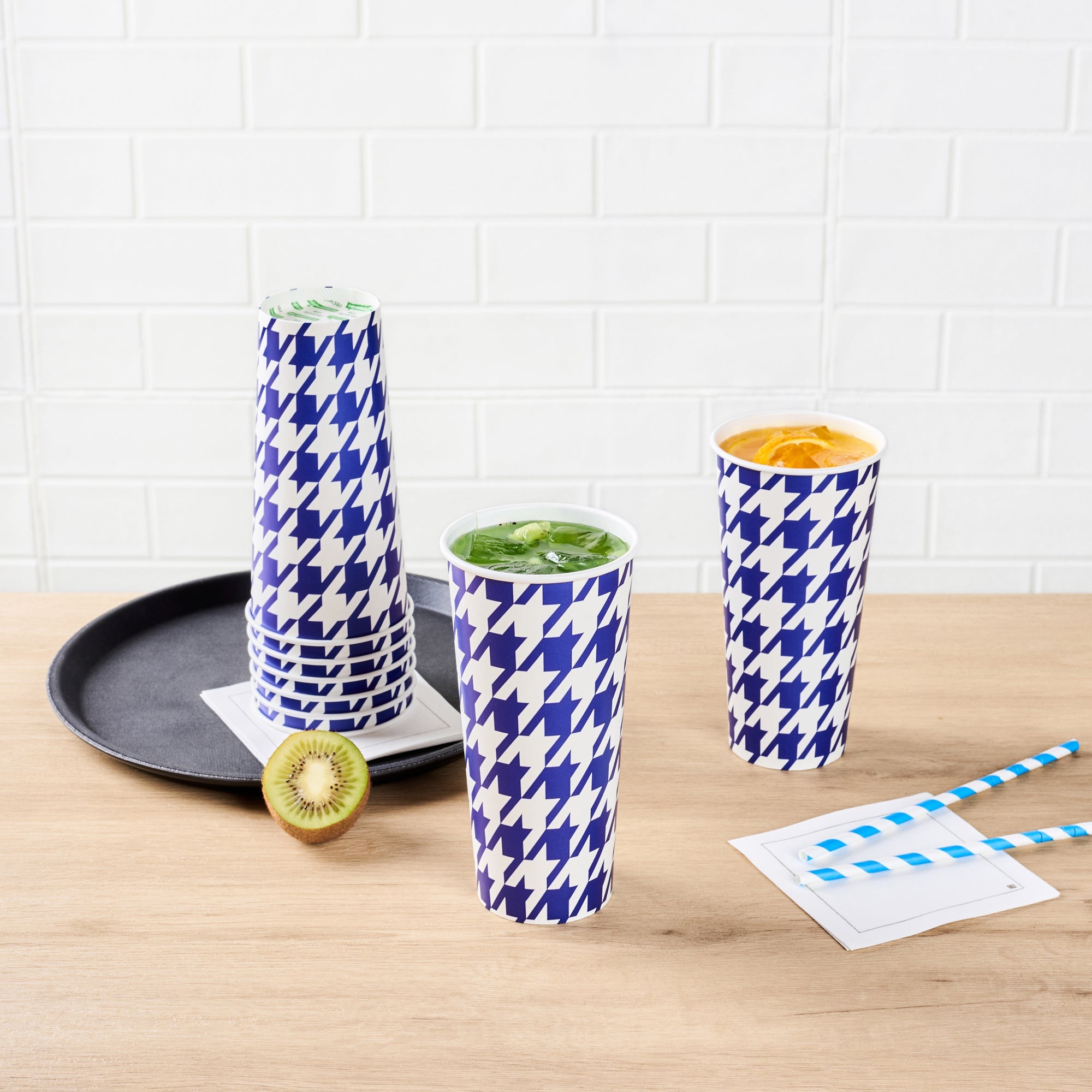 Chef 101 24 oz Round Blue Houndstooth Paper Cold Cup - 3 1/2" x 3 1/2" x 7" - 500 count box