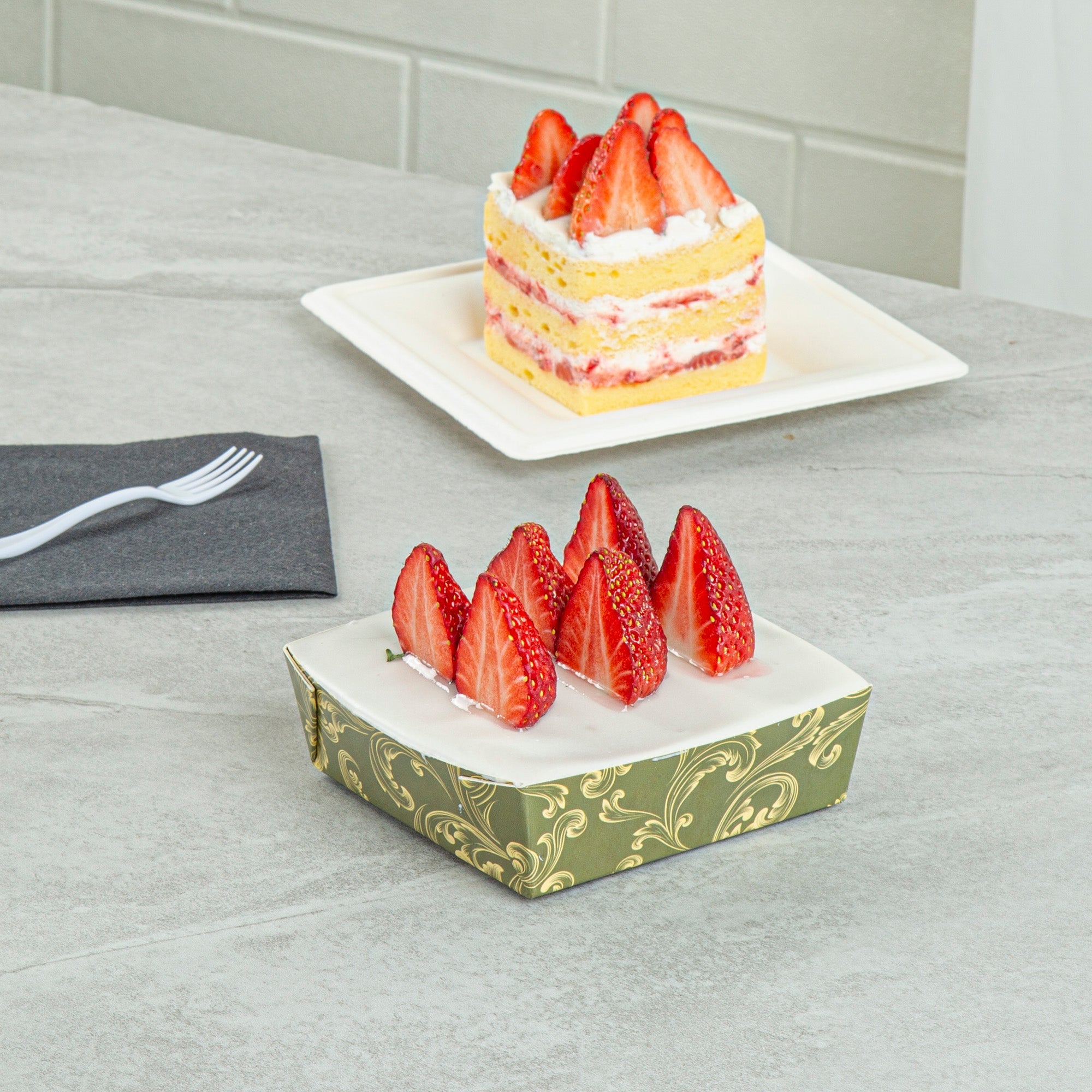 Bake Tek 8 oz Dark Green Vintage Floral Paper Baking Tray - Greaseproof - 4 1/4" x 4 1/4" x 1 1/2" - 100 count box