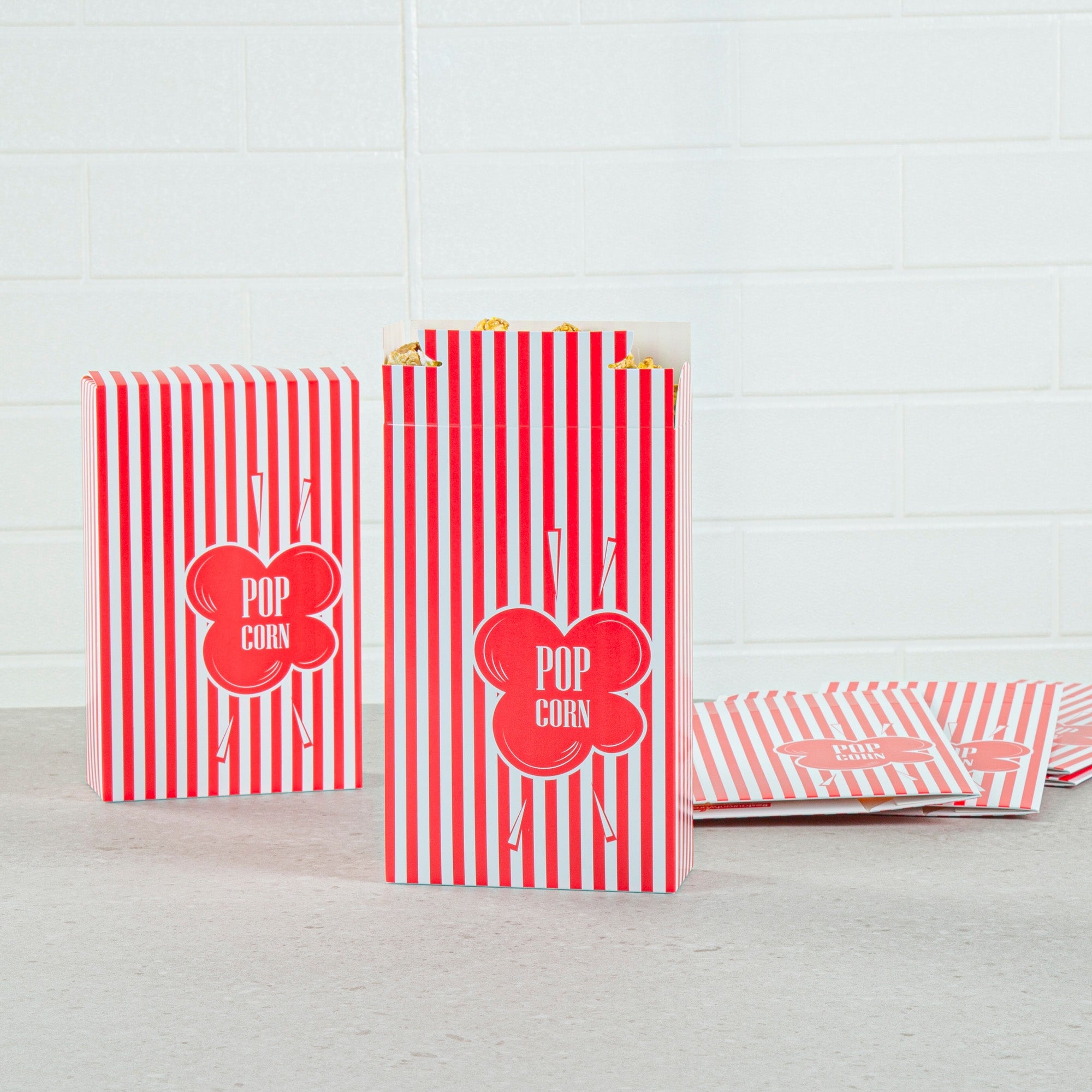 Bio Tek 1.25 oz Red Paper Popcorn Box - 4 3/4" x 2" x 7 1/2" - 400 count box