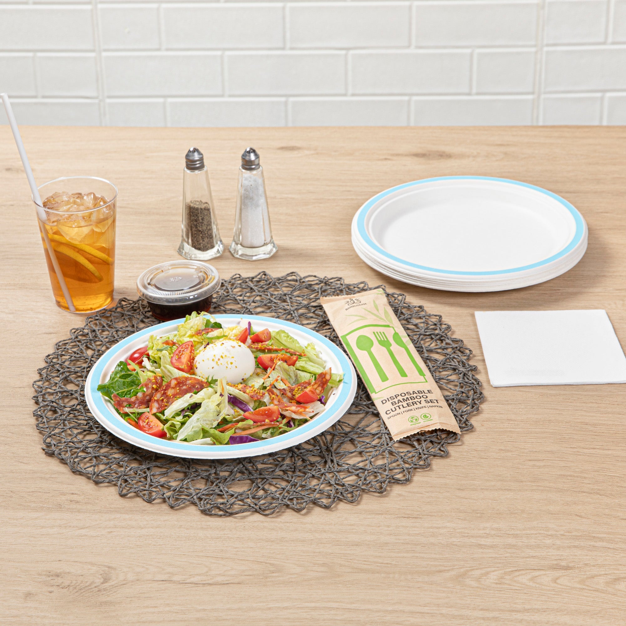 Pulp Safe No PFAS Added Round White Sugarcane / Bagasse Plate - Home Compostable, with Blue Rim - 8 3/4" x 8 3/4" - 100 count box
