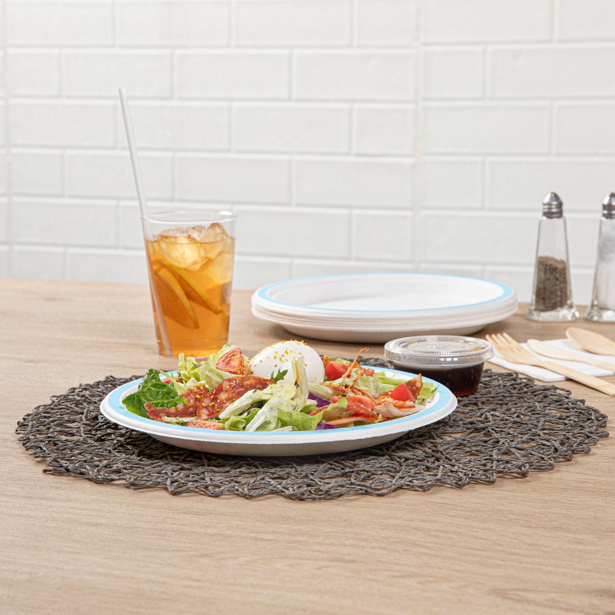 Pulp Safe No PFAS Added Round White Sugarcane / Bagasse Plate - Home Compostable, with Blue Rim - 8 3/4" x 8 3/4" - 100 count box