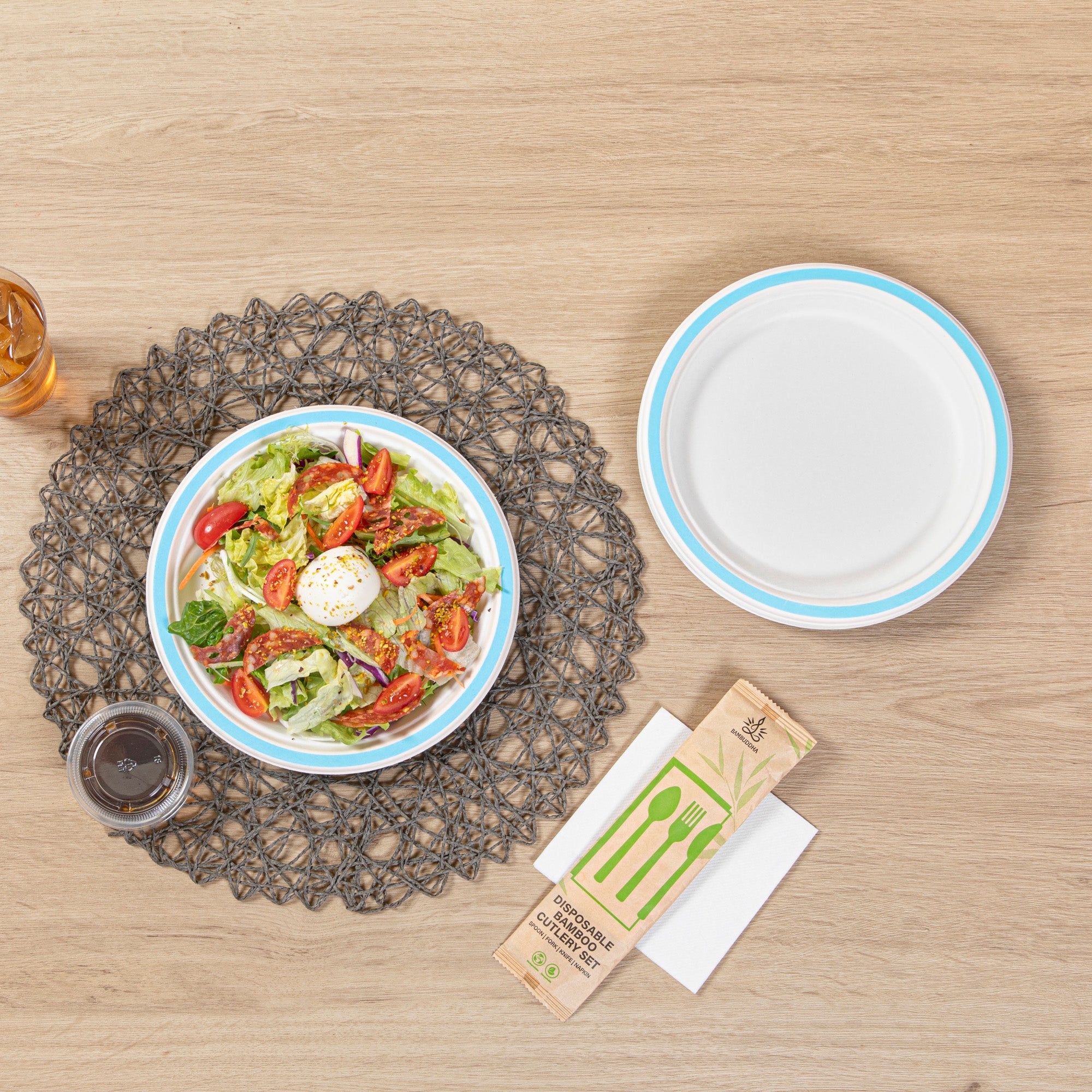 Pulp Safe No PFAS Added Round White Sugarcane / Bagasse Plate - Home Compostable, with Blue Rim - 8 3/4" x 8 3/4" - 100 count box