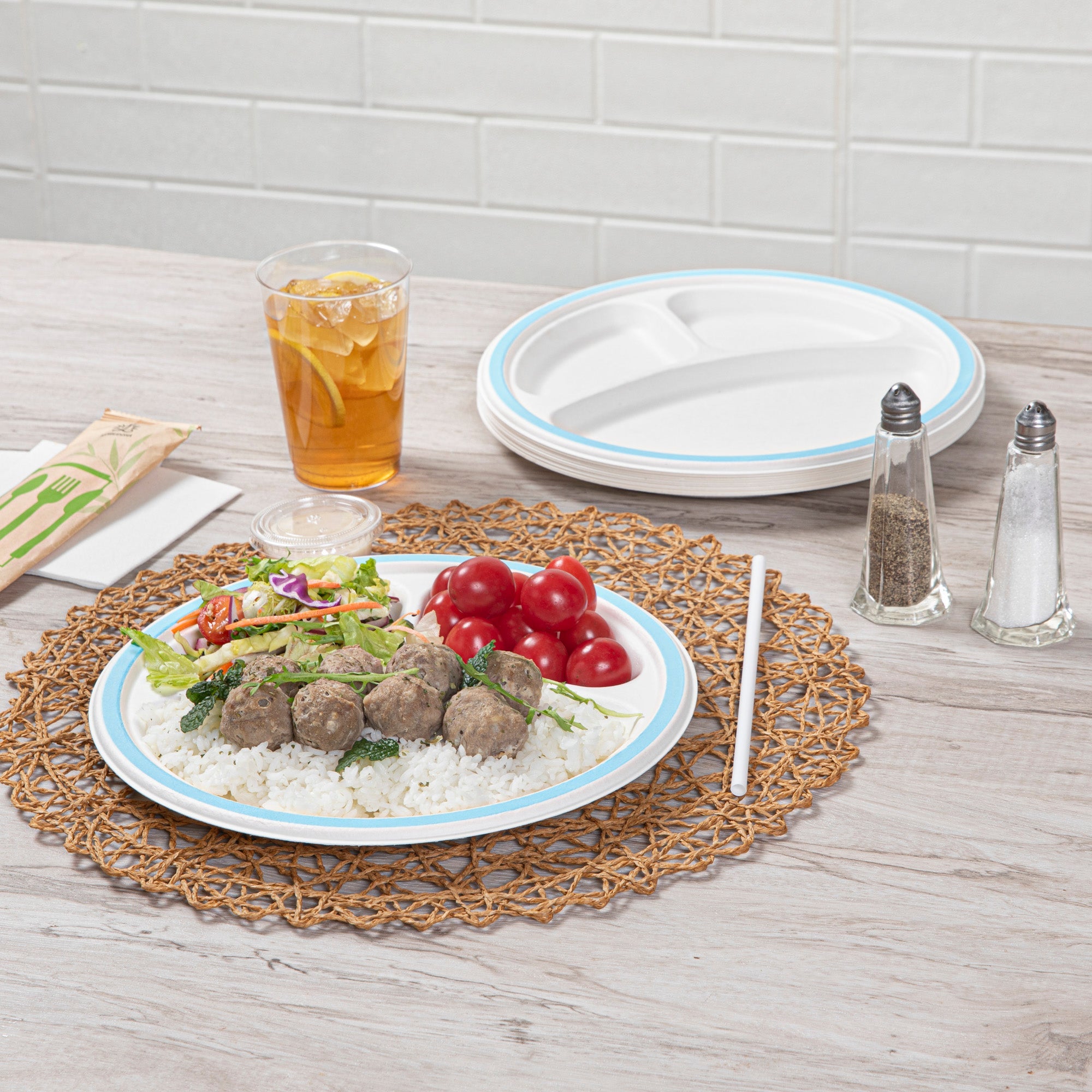 Pulp Safe No PFAS Added Round White Sugarcane/Bagasse Plate - 3 Compartments, Home Compostable, Blue Rim - 10 1/4" x 10 1/4" - 100 count box