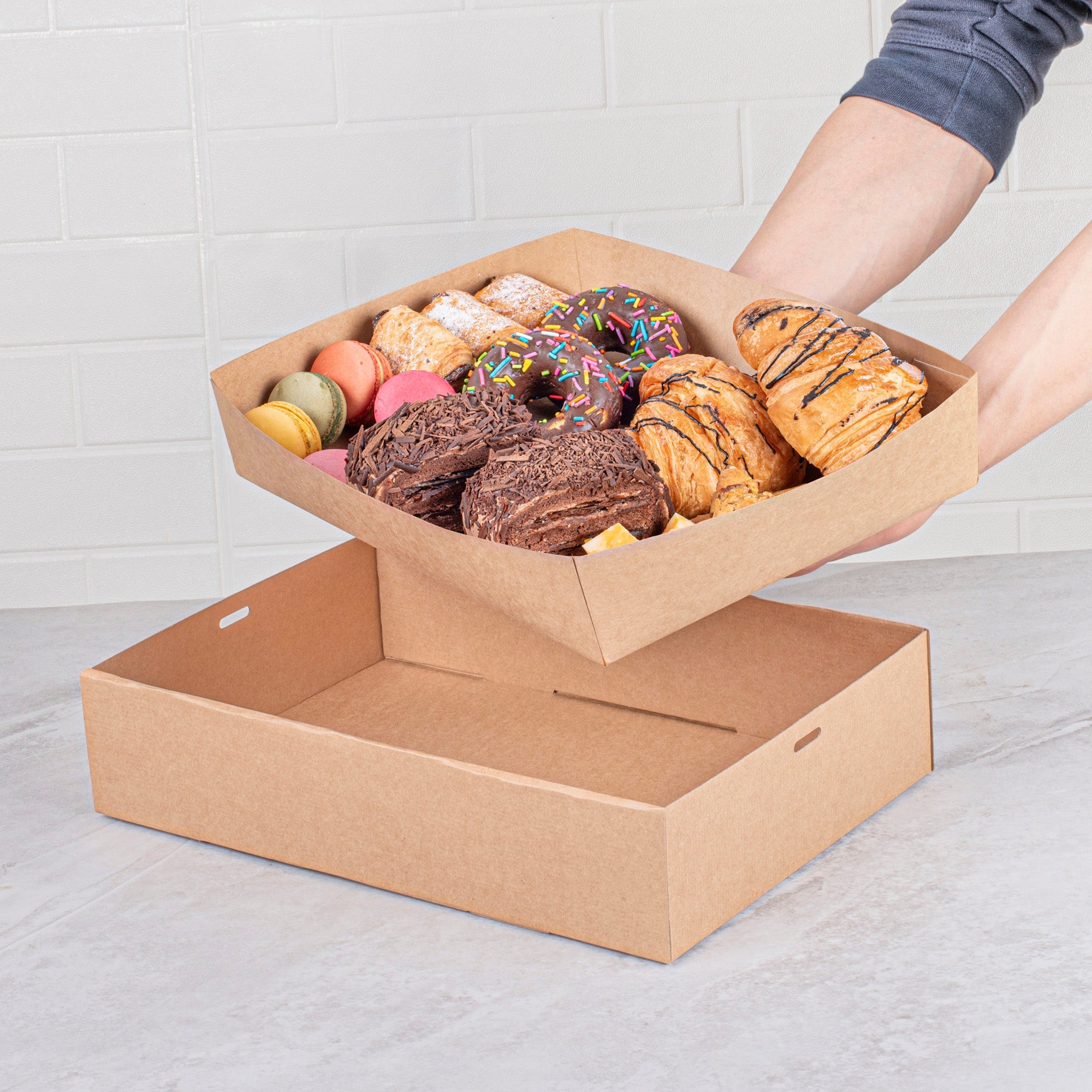 Cater Tek Kraft Paper Insert - Fits Rectangle Catering Box - 13 1/2" x 9 1/4" x 2 1/2" - 10 count box