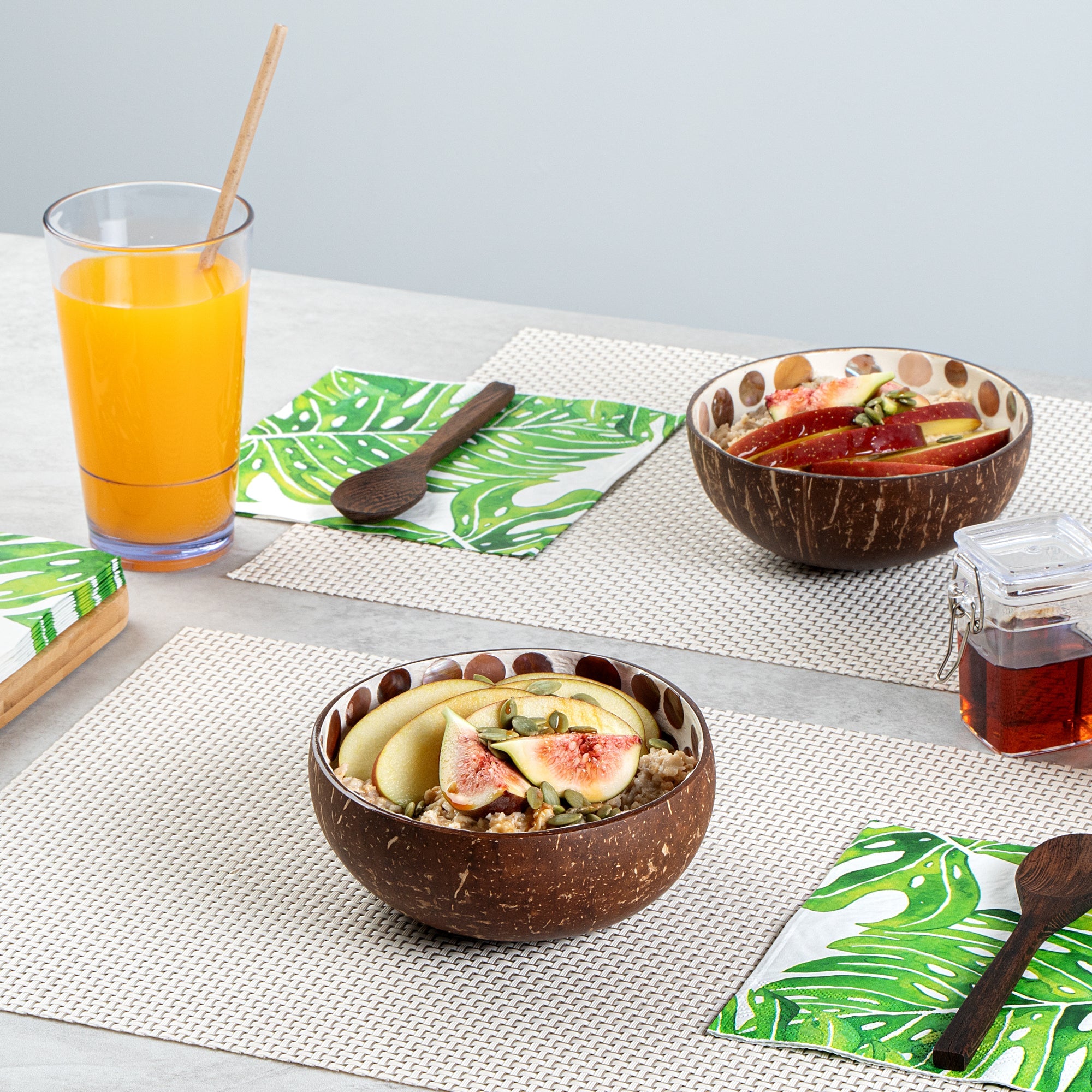 Coco Casa 16 oz White Handmade Circle Coconut Bowl - 10 count box