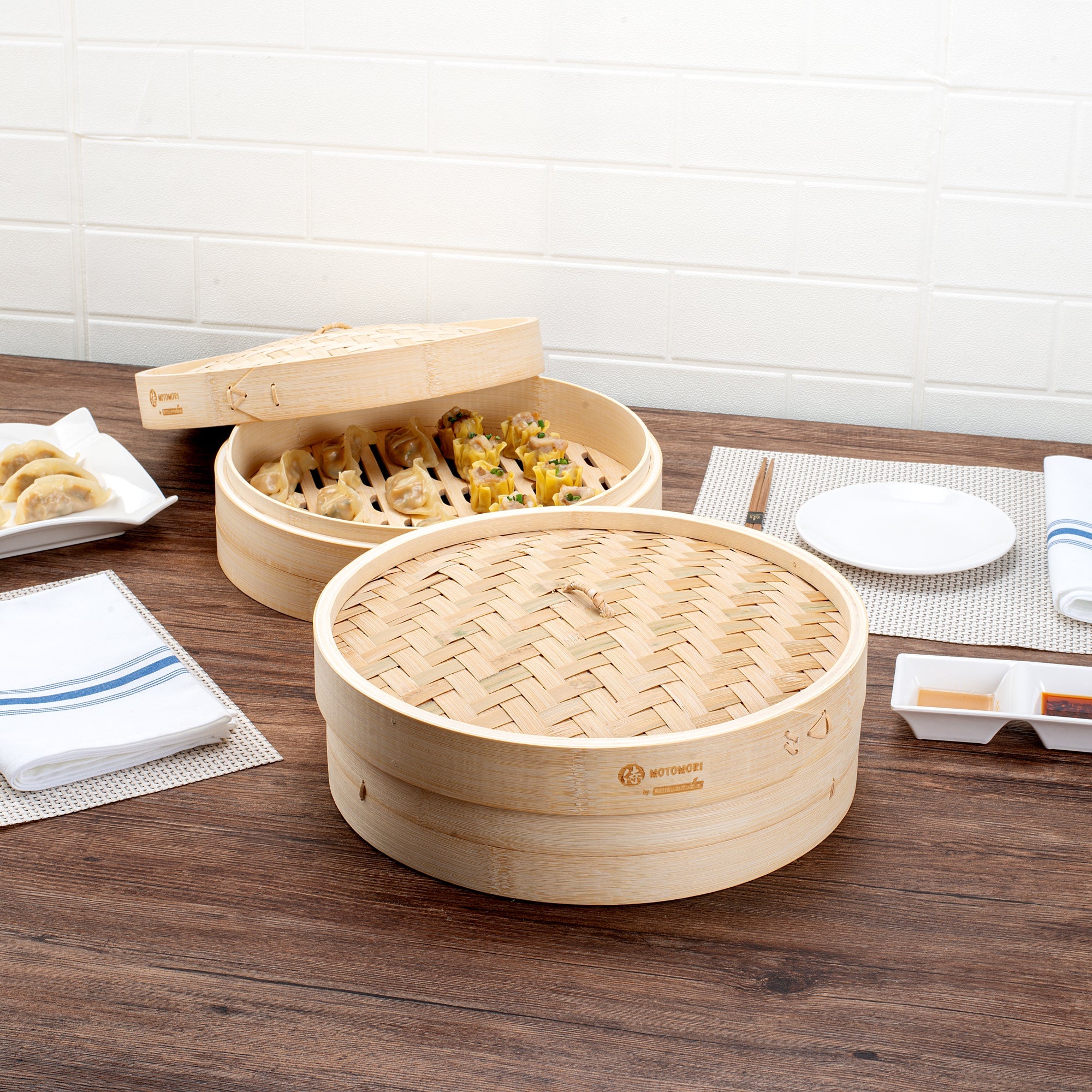Motomori Round Natural Bamboo Steamer - 12'' x 12'' x 4'' - 1 count box