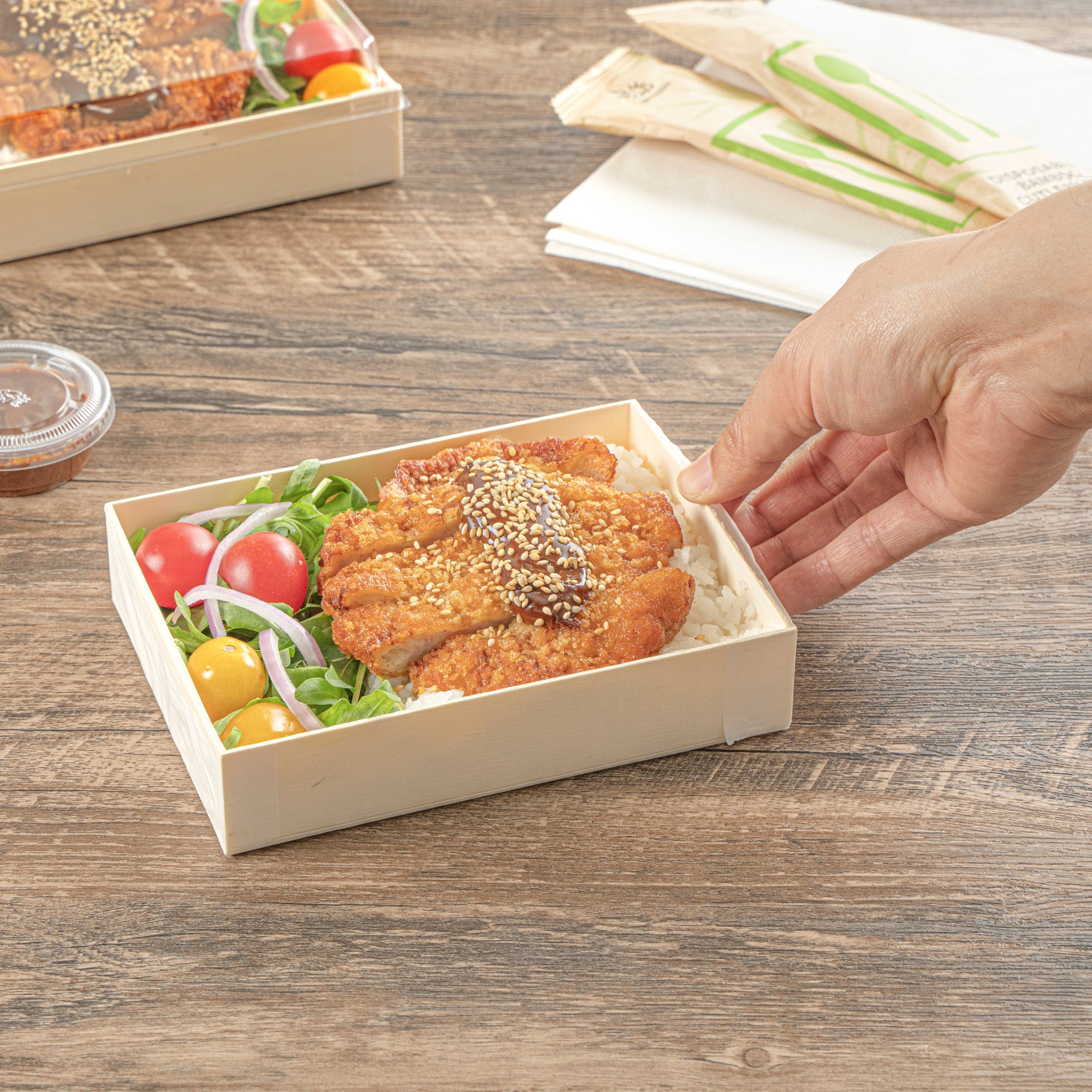 Taipei 24 oz Rectangle Natural Poplar Bento Box - 6 1/2" x 4 3/4" x 1 1/2" - 100 count box