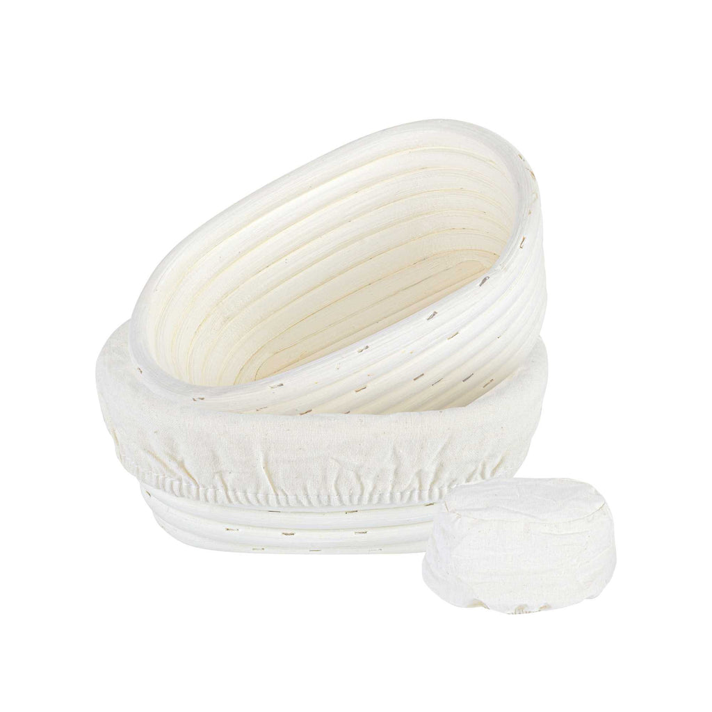 Pastry Tek Rattan Oval Natural Banneton Proofing Basket - with 2 Cotton Liners - 6 3/4" x 4 3/4" x 3 1/4" - 10 count box