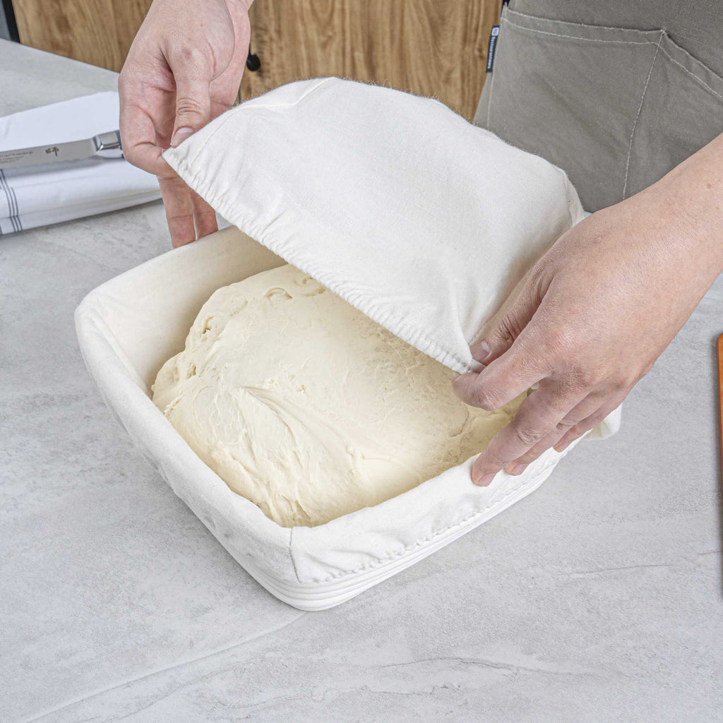 Pastry Tek Rattan Square Natural Banneton Proofing Basket - with 2 Cotton Liners - 9 3/4" x 9 3/4" x 4" - 10 count box