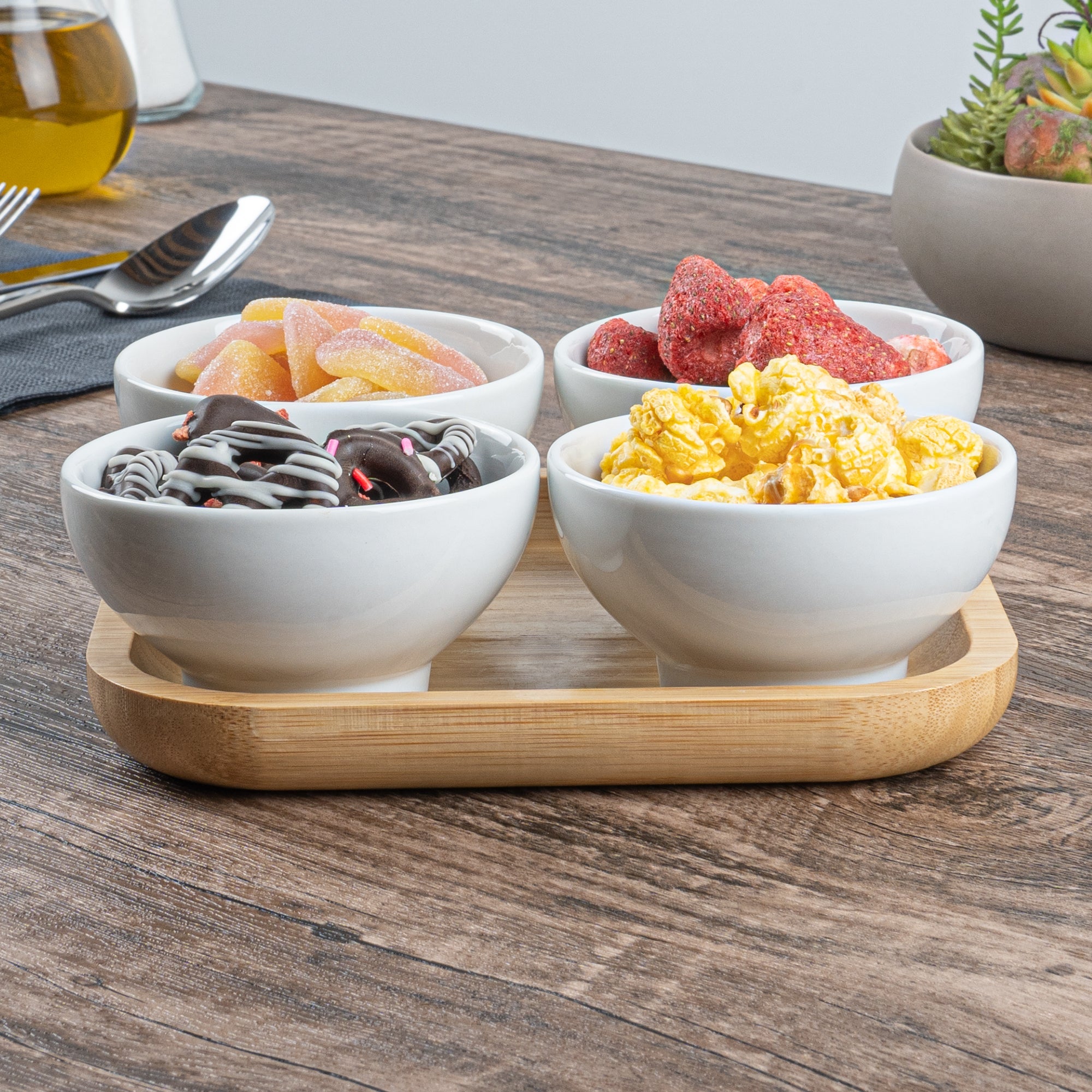 Chef 101 20 oz Rectangle White Porcelain Coppa Bowl Set - 4 Bowls, Bamboo Tray - 7" x 7" x 2 1/4" - 1 count box