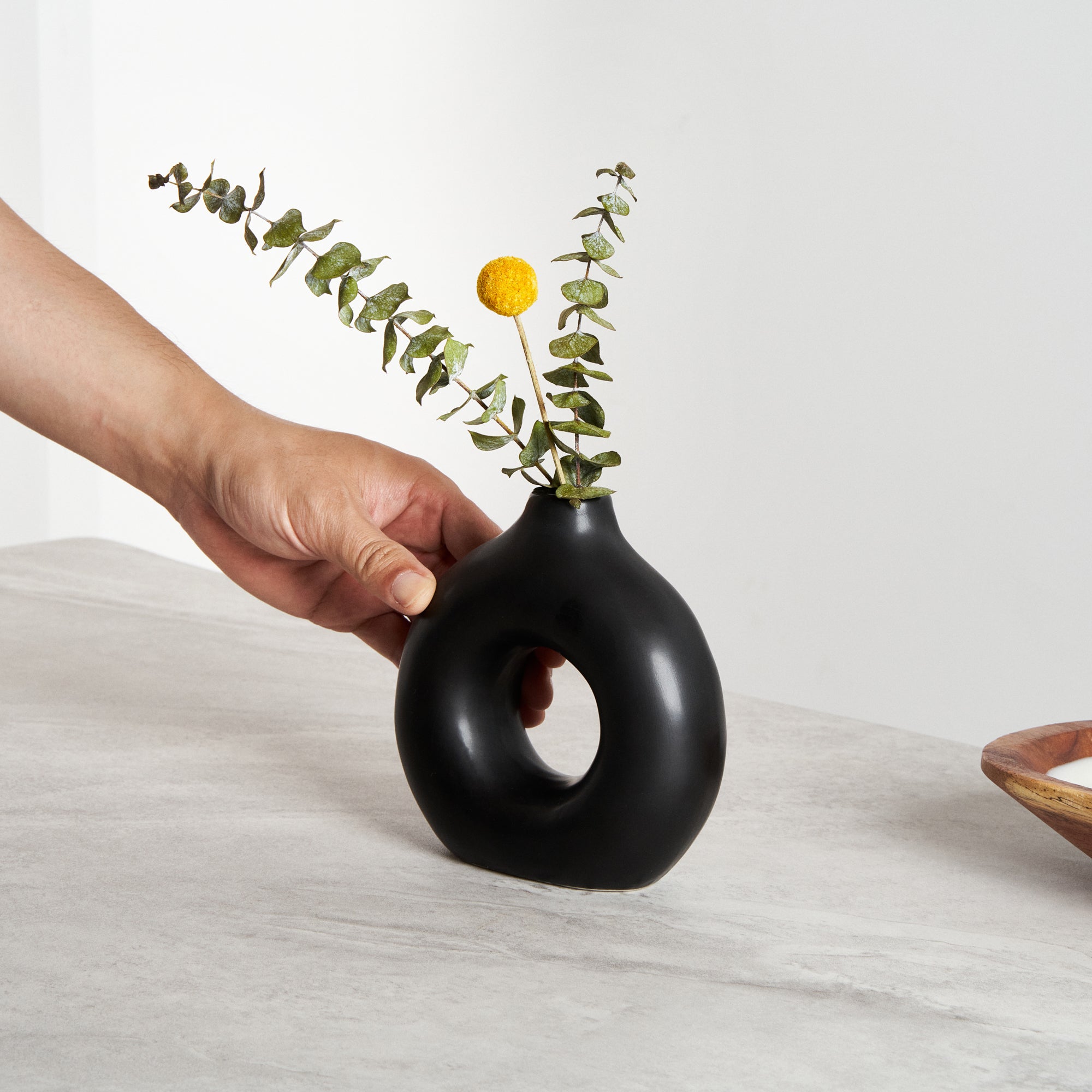 Table Art Black Ceramic Donut Vase - 5 3/4'' x 2 1/4'' x 6'' - 1 count box