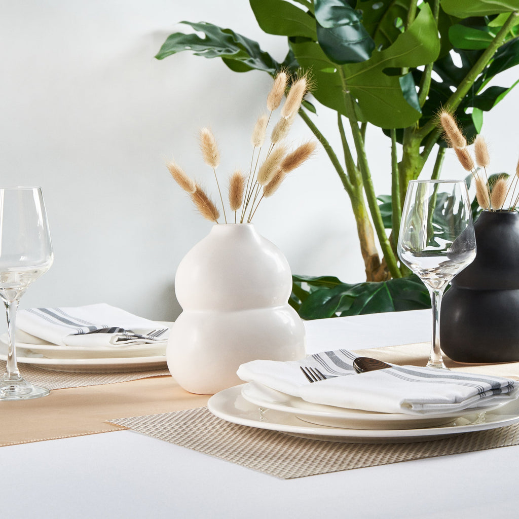 Table Art White Ceramic Gourd Vase - 6 1/2'' x 4'' x 7'' - 1 count box