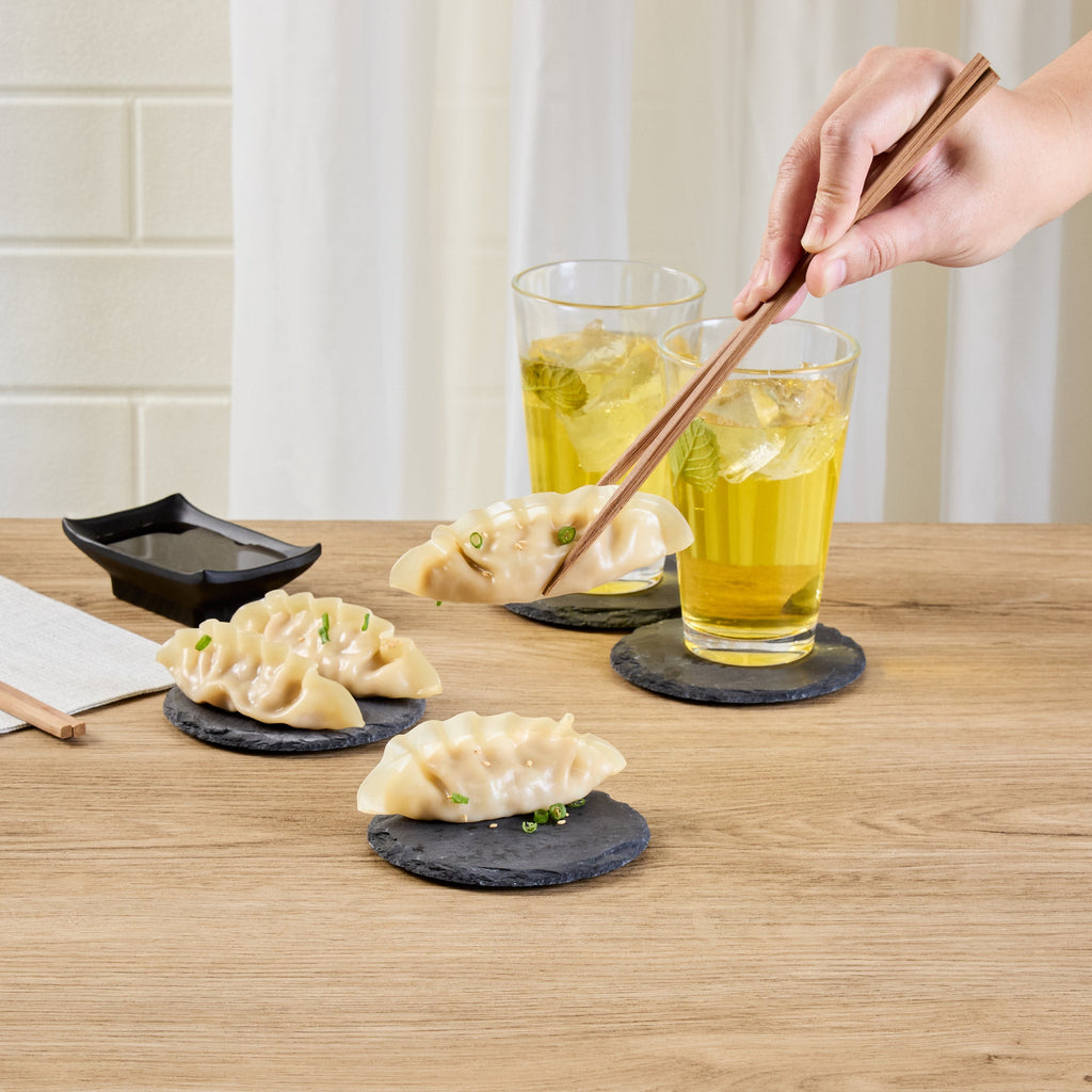 Stone Tek Round Black Slate Appetizer / Tasting Plate - 4" x 4" - 10 count box