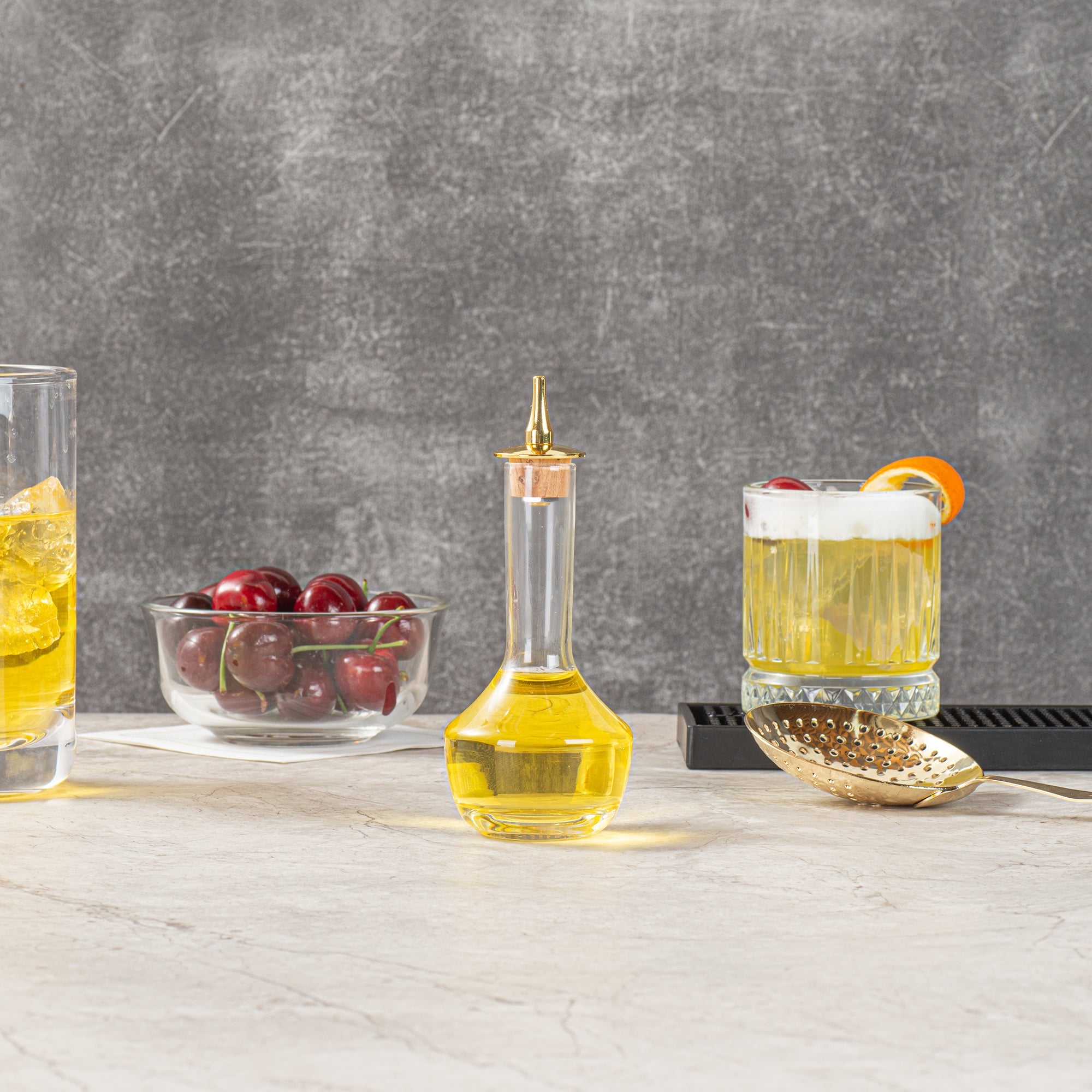 Bar Lux 4 oz Glass Modern Style Bitters Bottle - Gold-Plated Dasher - 5 3/4" x 2 3/4" x 2 3/4" - 1 count box
