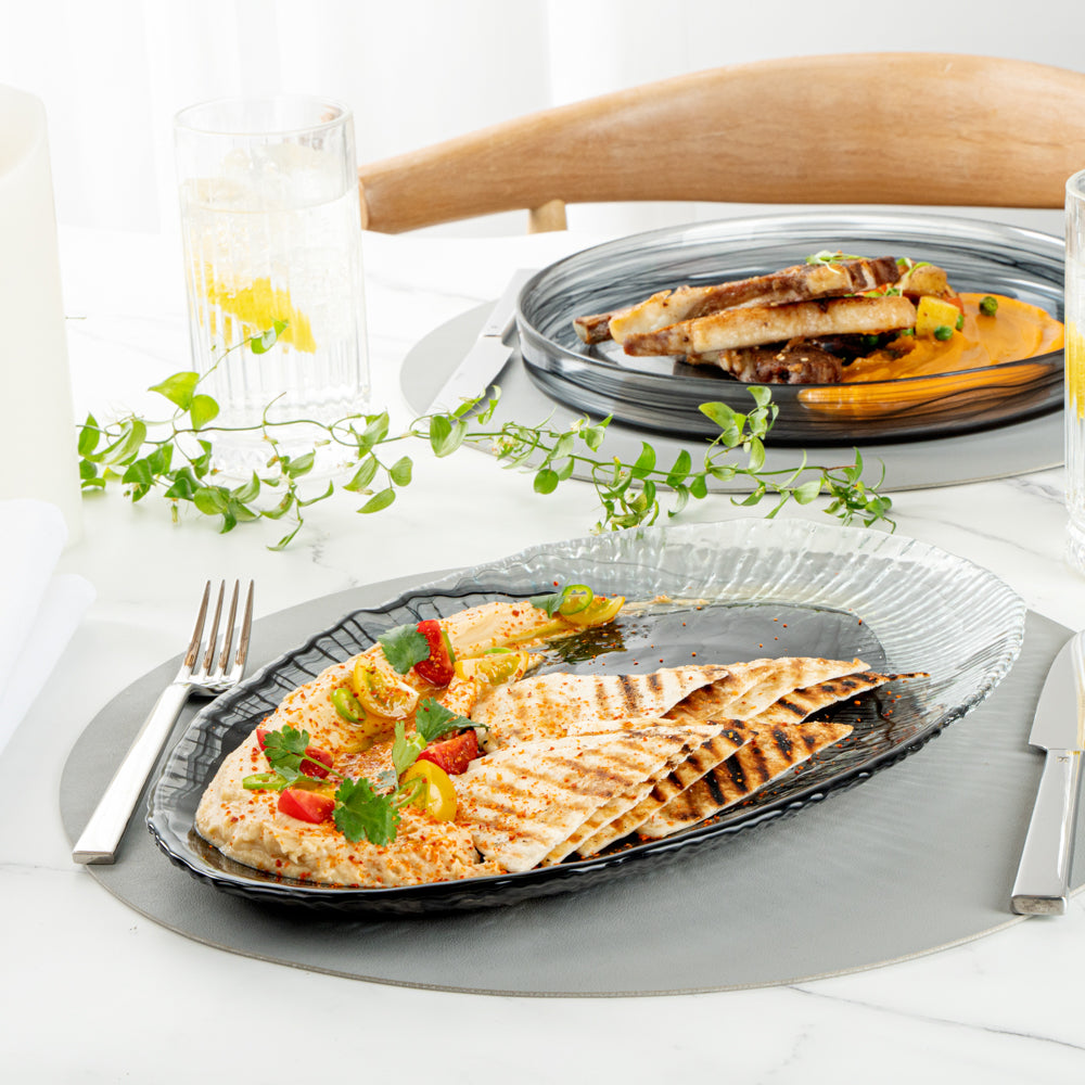 Vetri Oval Black Glass Focus Serving Plate - 15" x 9 3/4" x 1 1/4" - 6 count box