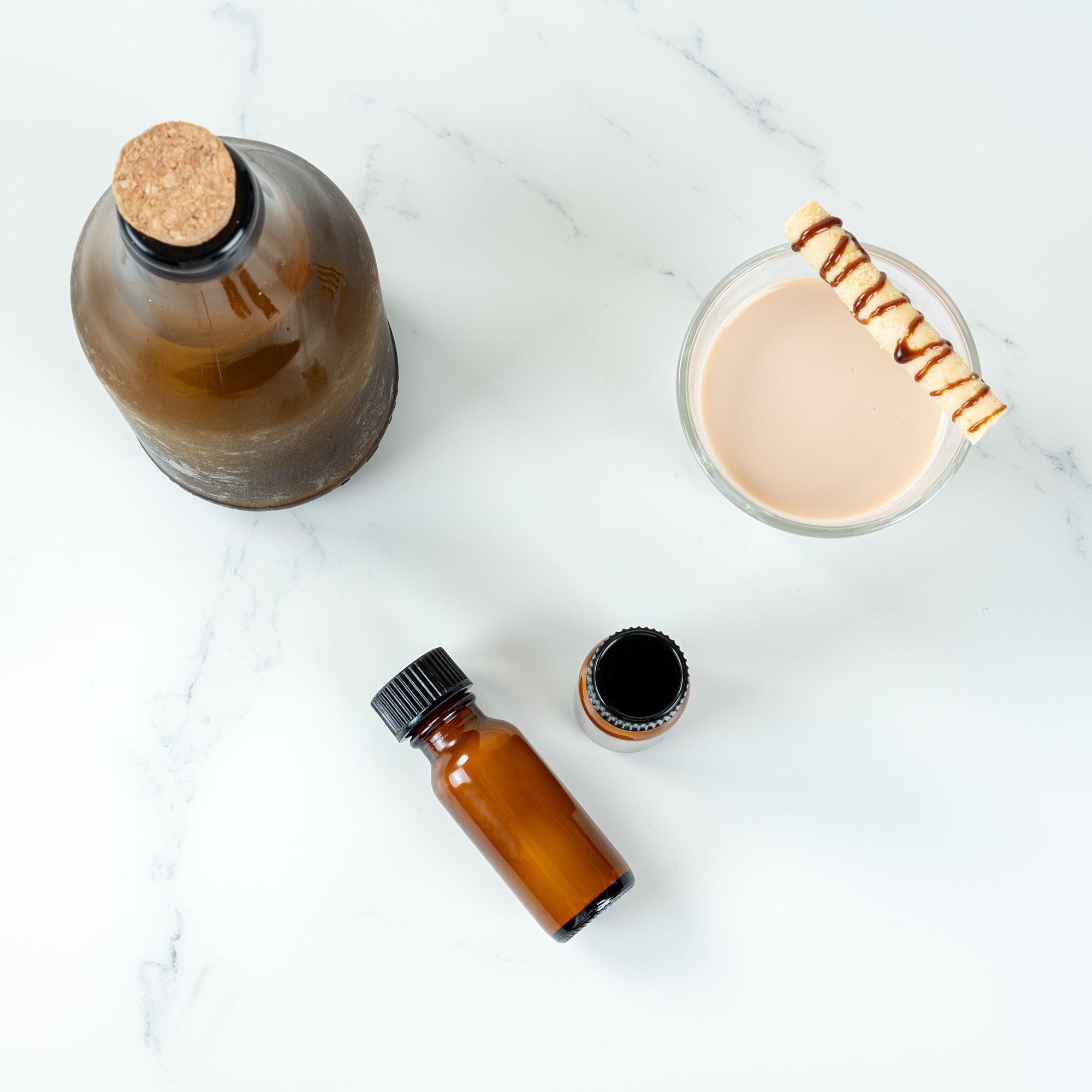 Vetri 0.5 oz Boston Round Amber Glass Bottle - with Black Phenolic Cap - 1" x 1" x 2 3/4" - 48 count box