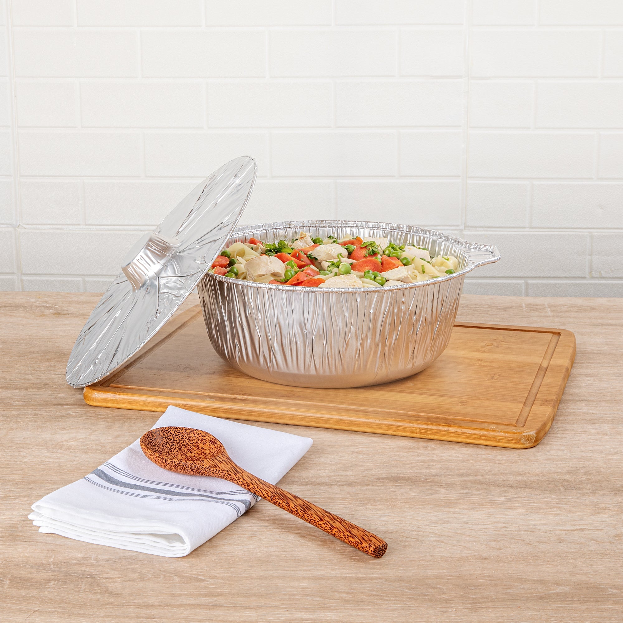 Foil Lux 6 qt Aluminum Foil Pot - with Lid - 13 1/2" x 12" x 4 3/4" - 10 count box
