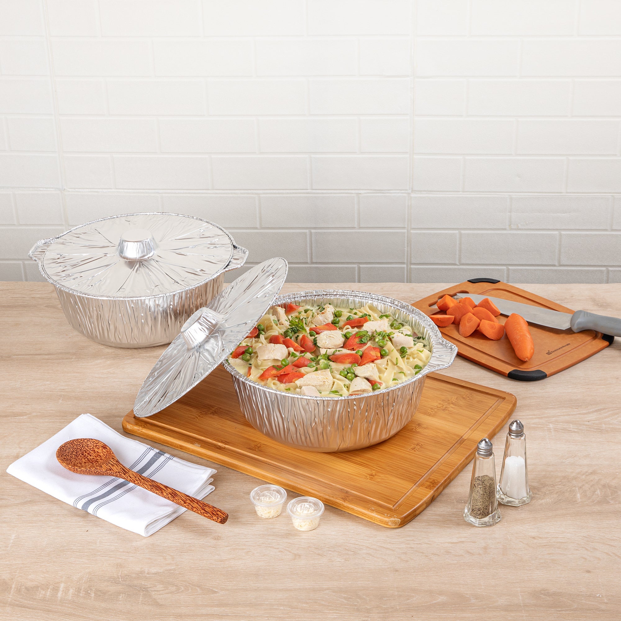 Foil Lux 6 qt Aluminum Foil Pot - with Lid - 13 1/2" x 12" x 4 3/4" - 10 count box