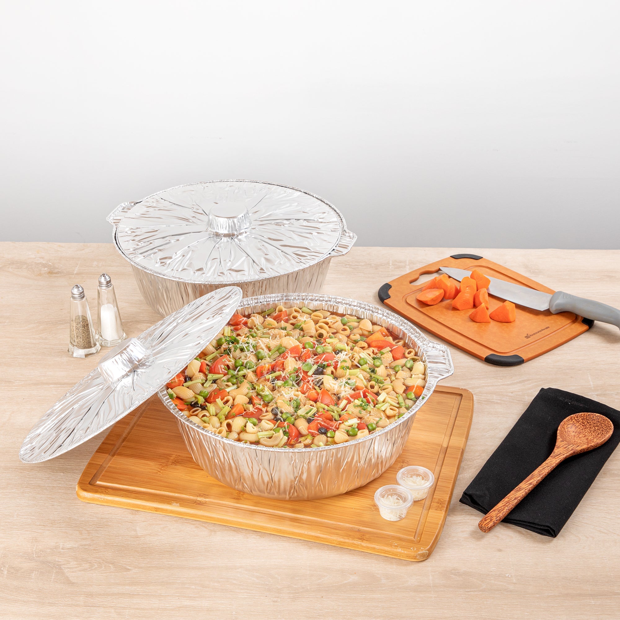 Foil Lux 8 qt Aluminum Foil Pot - with Lid - 15 1/4" x 14" x 4 3/4" - 10 count box