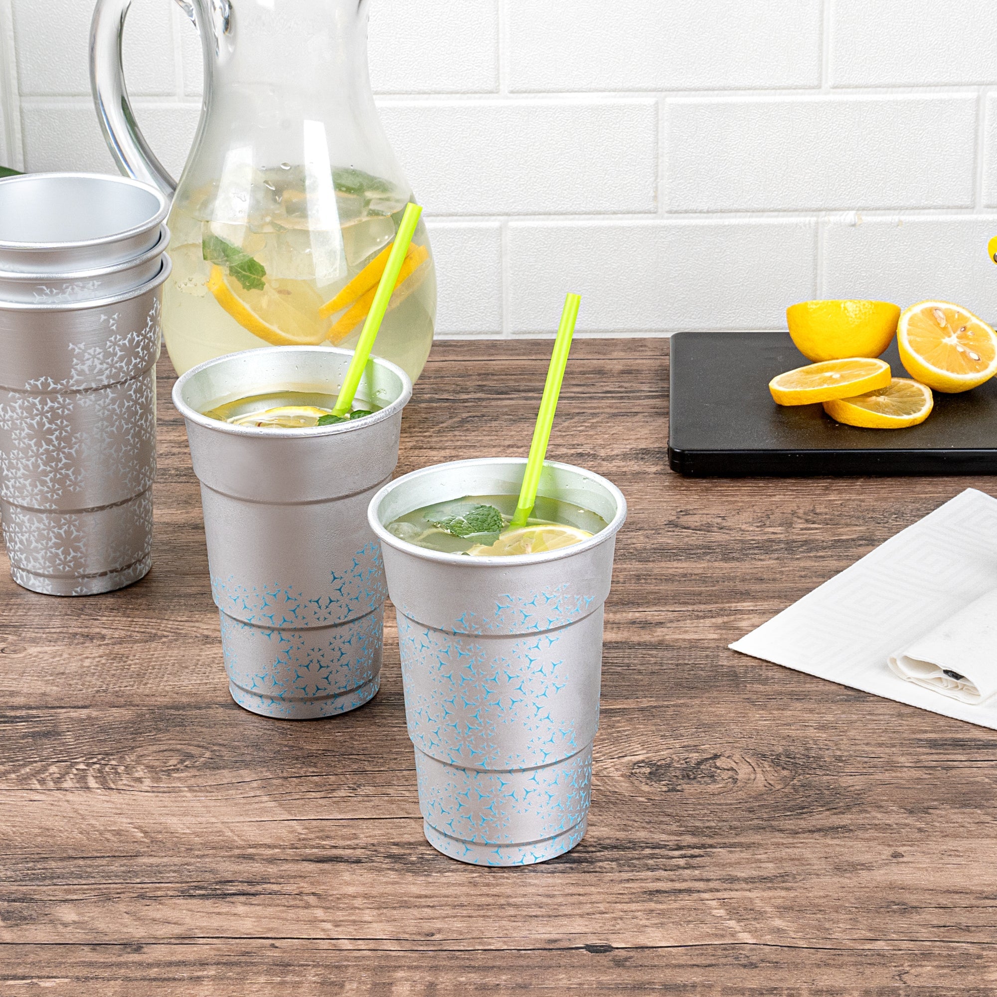 Saving Nature 16 oz Aluminum Color Changing Drinking Cup - 3 1/2'' x 3 1/2'' x 5'' - 48 count box