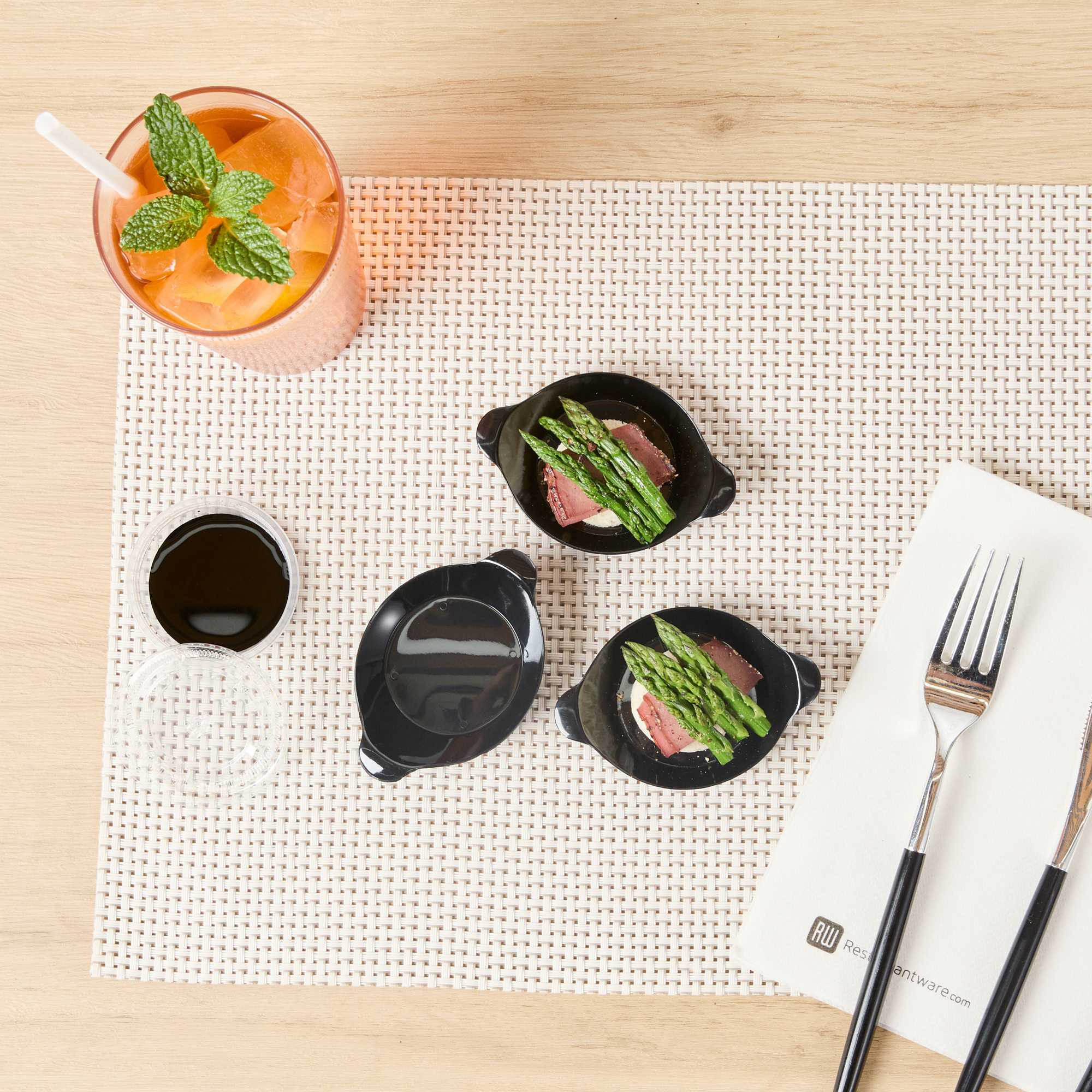 Mini Serve Oval Black Plastic Mini Handled Plate - 3 3/4" x 2 1/2" - 100 count box