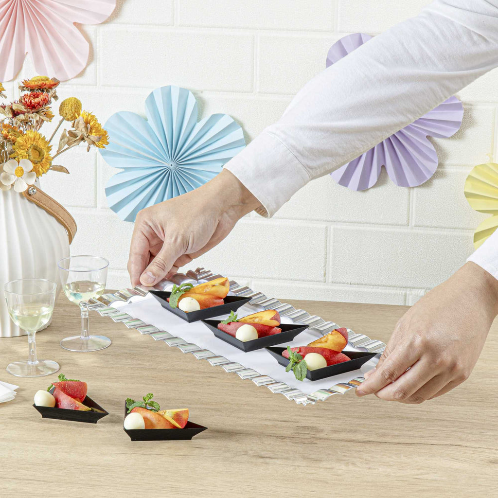 Mini Serve Black Plastic Mini Triangolo Appetizer Plate - 4" x 2" - 100 count box