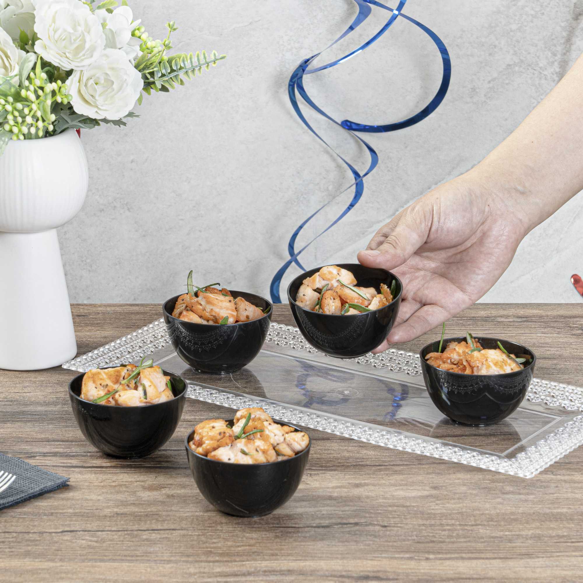 Mini Serve 4 oz Round Black Plastic Bodega Cup - 3" x 3" x 1 3/4" - 100 count box