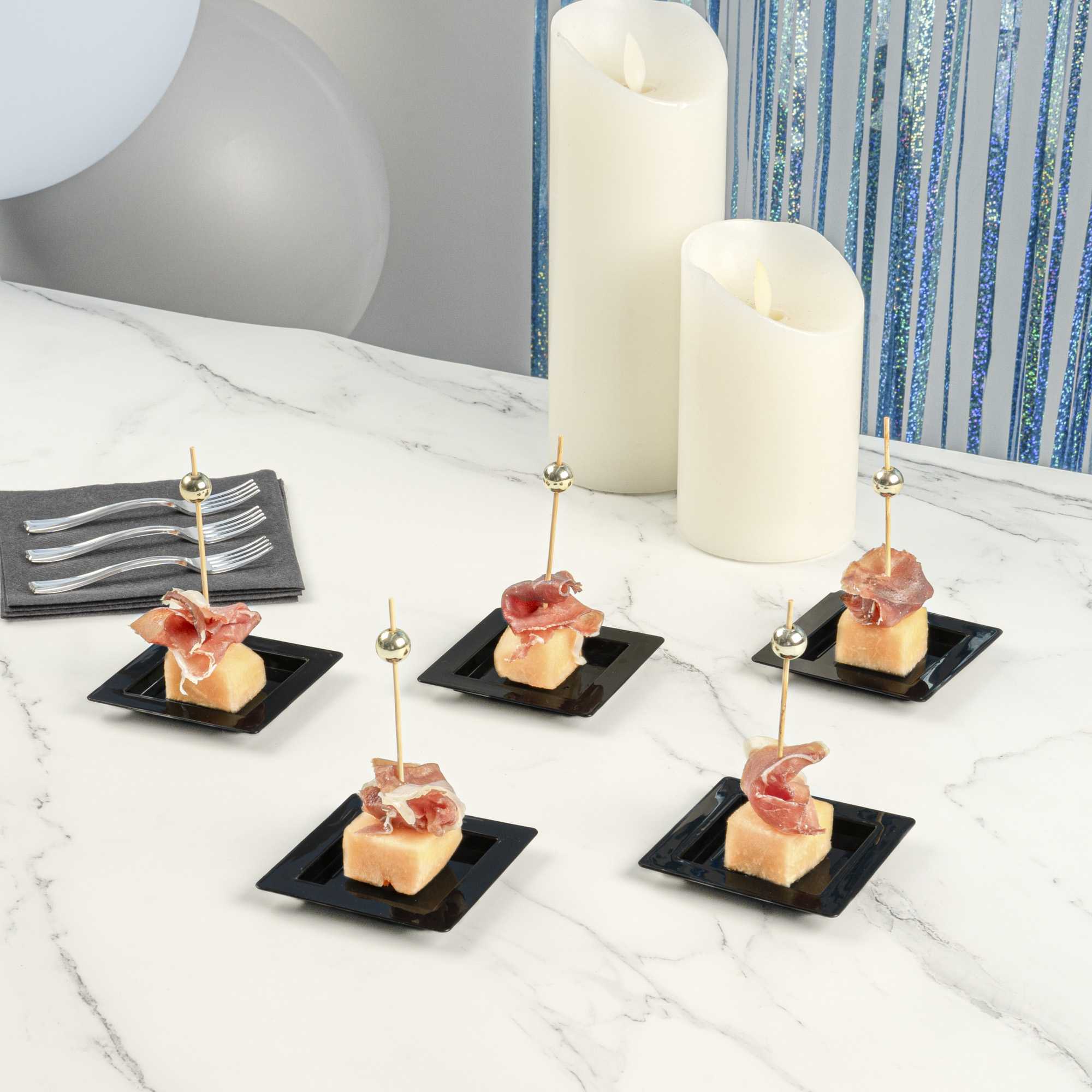 Mini Serve Square Black Plastic Mini Edge Plate - 2 3/4" x 2 3/4" - 25 count box