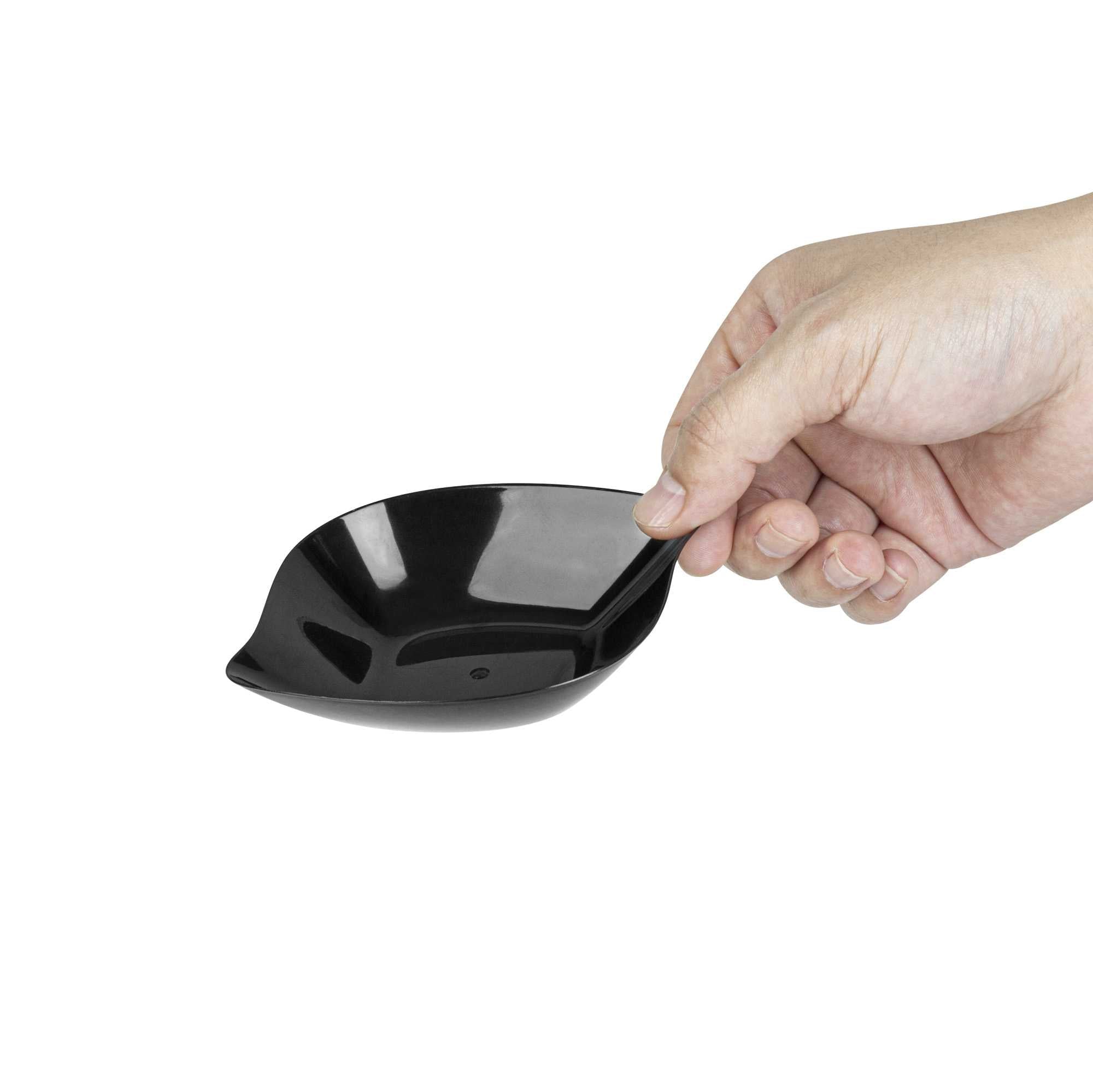 Mini Serve Square Black Plastic Comma Plate - 3 1/2" x 4 1/2" x 1" - 100 count box