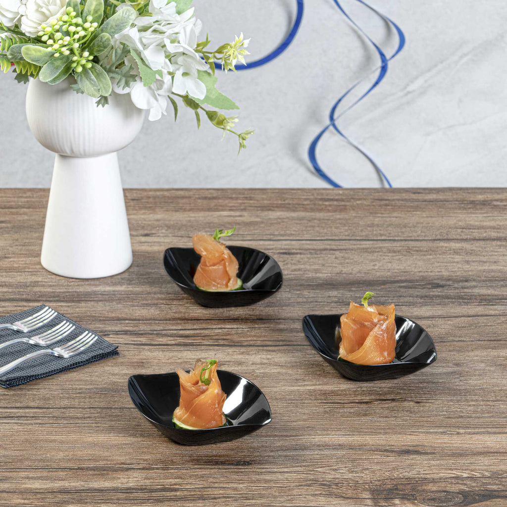 Mini Serve Square Black Plastic Comma Plate - 3 1/2" x 4 1/2" x 1" - 100 count box