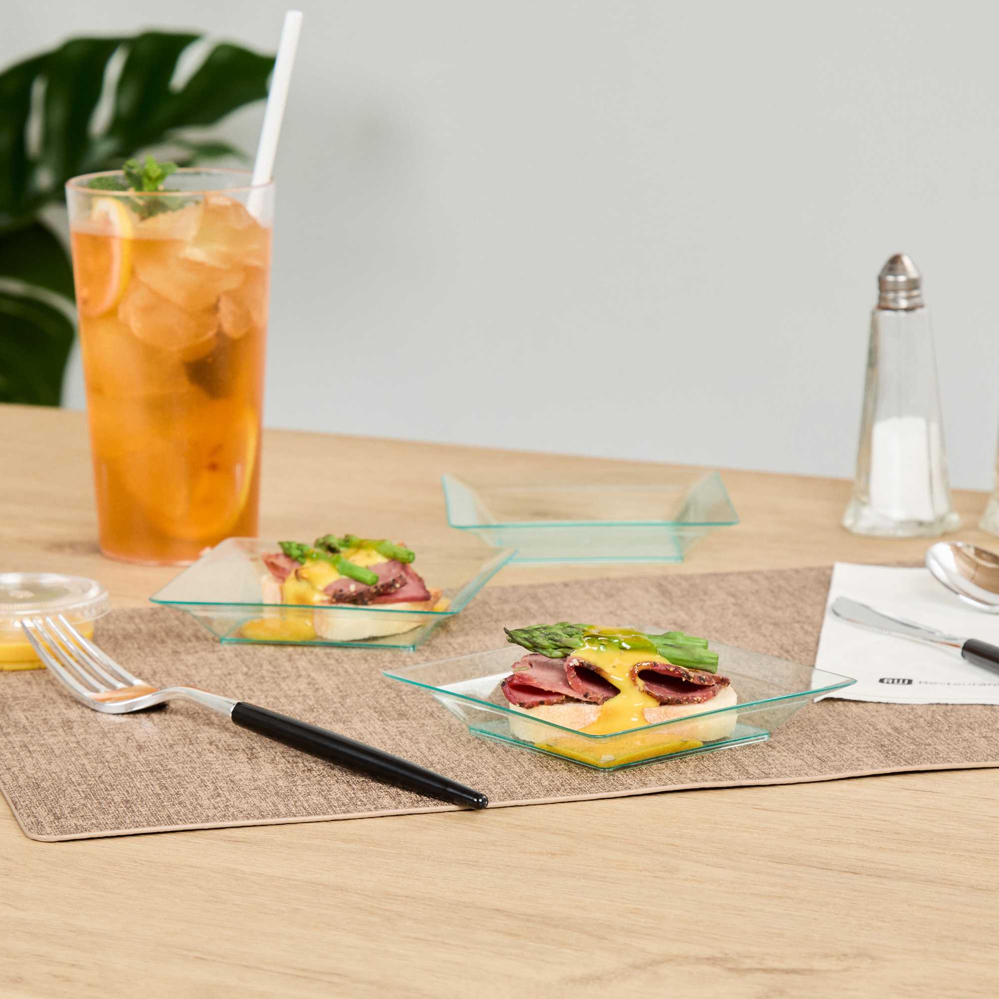 Mini Serve Square Seagreen Plastic Plate - 4 1/4" x 4 1/4" x 1/2" - 100 count box