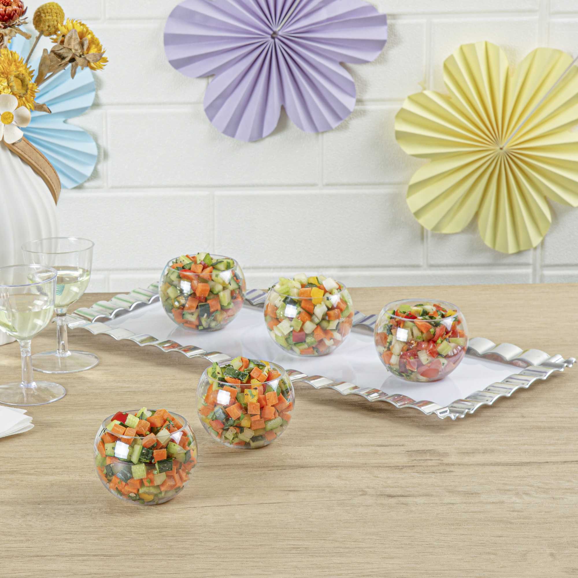 Mini Serve 4 oz Sphere Clear Plastic Cup - 2 3/4" x 2 3/4" x 2 1/4" - 5 count box