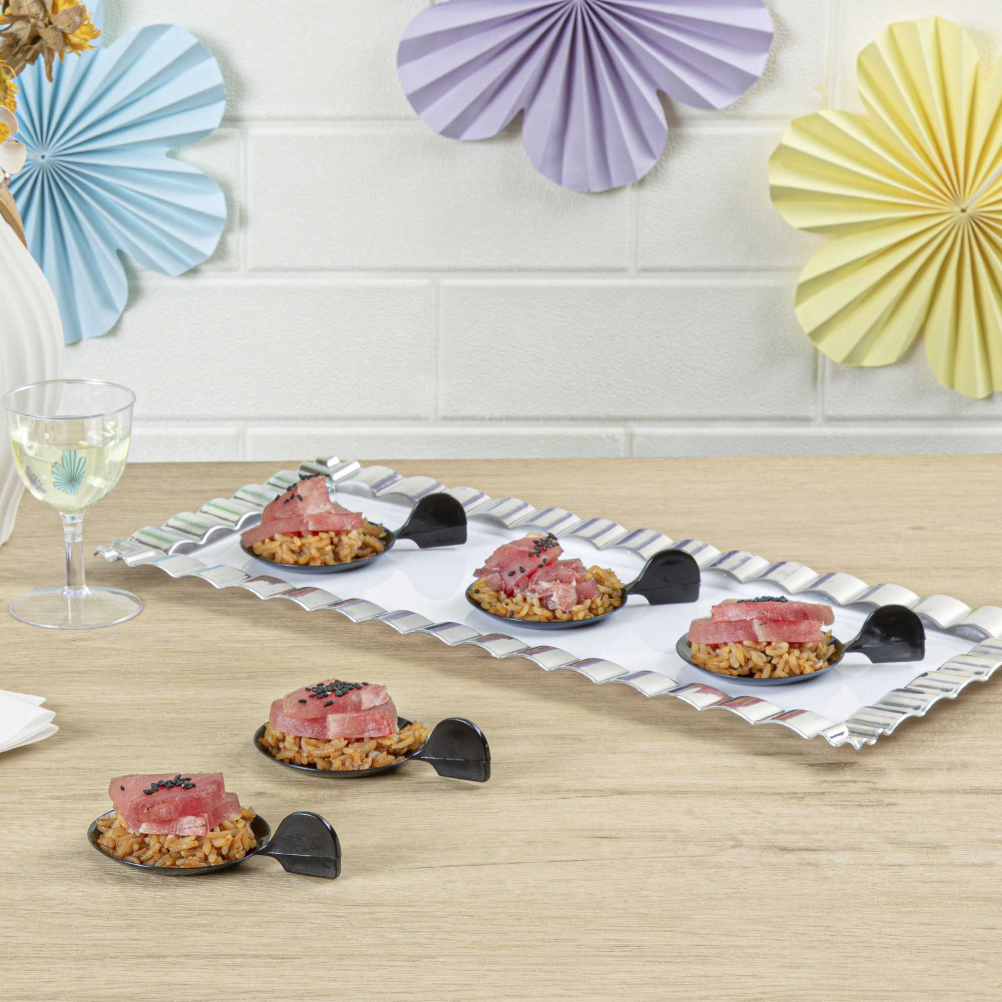 Mini Serve Fish Black Plastic Tasting Plate - 3 3/4" x 2 1/2" x 1" - 100 count box