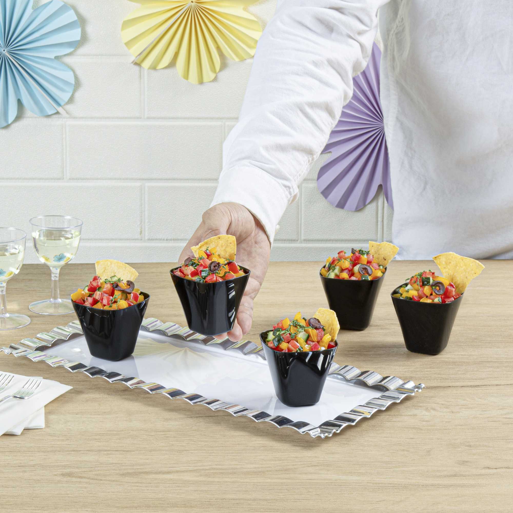 Mini Serve 4 oz Square Black Plastic Bellissima Tasting Cup - 2 1/2" x 2 1/2" x 2 1/4" - 100 count box