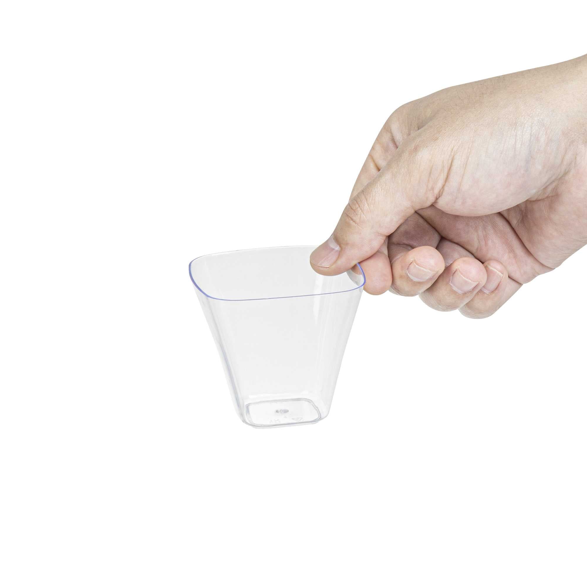 Mini Serve 4 oz Square Clear Plastic Bellissima Tasting Cup - 2 1/2" x 2 1/2" x 2 1/4" - 100 count box
