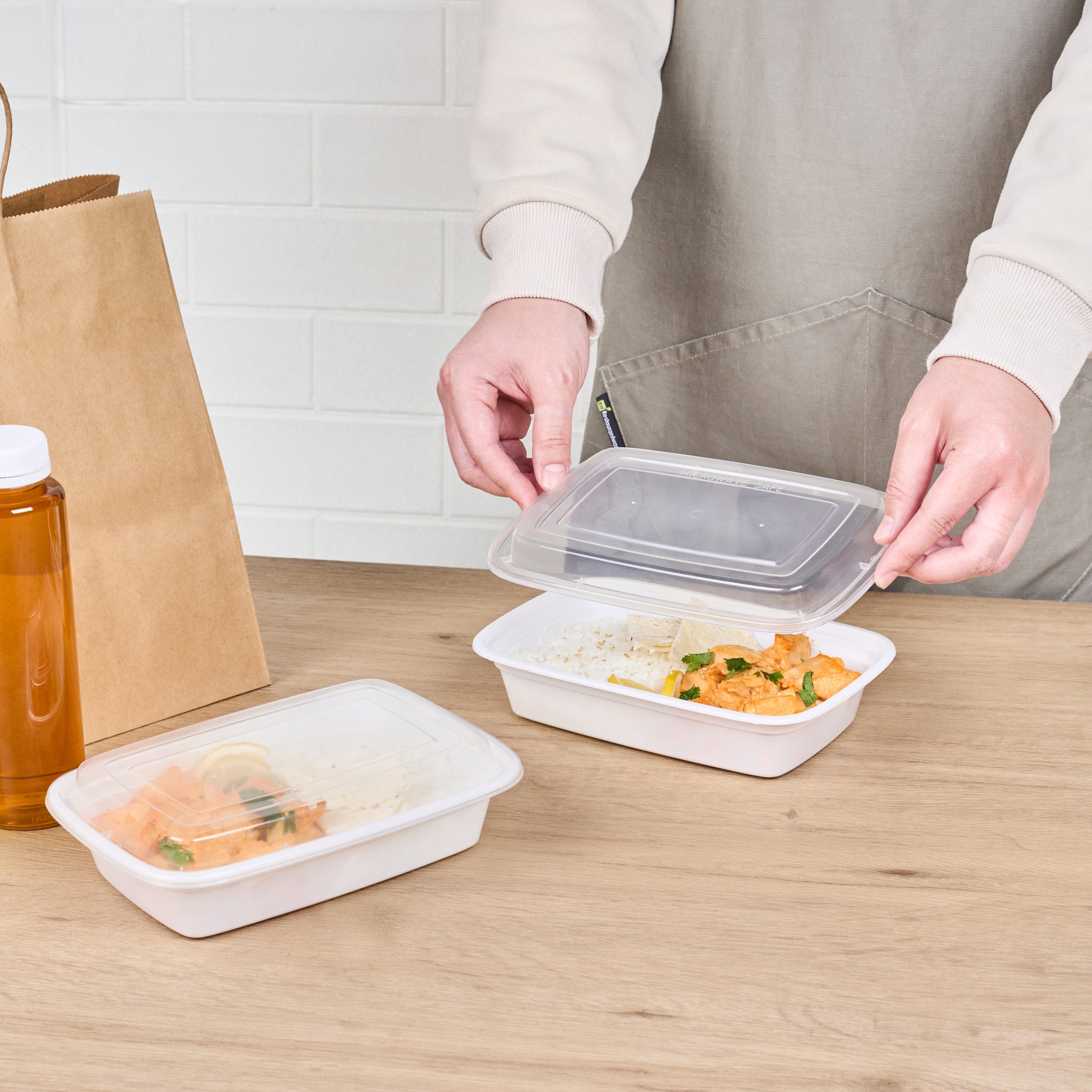 Asporto 24 oz Rectangle White Plastic To Go Box - with Clear Lid, Microwavable - 8" x 5 1/4" x 1 3/4" - 50 count box