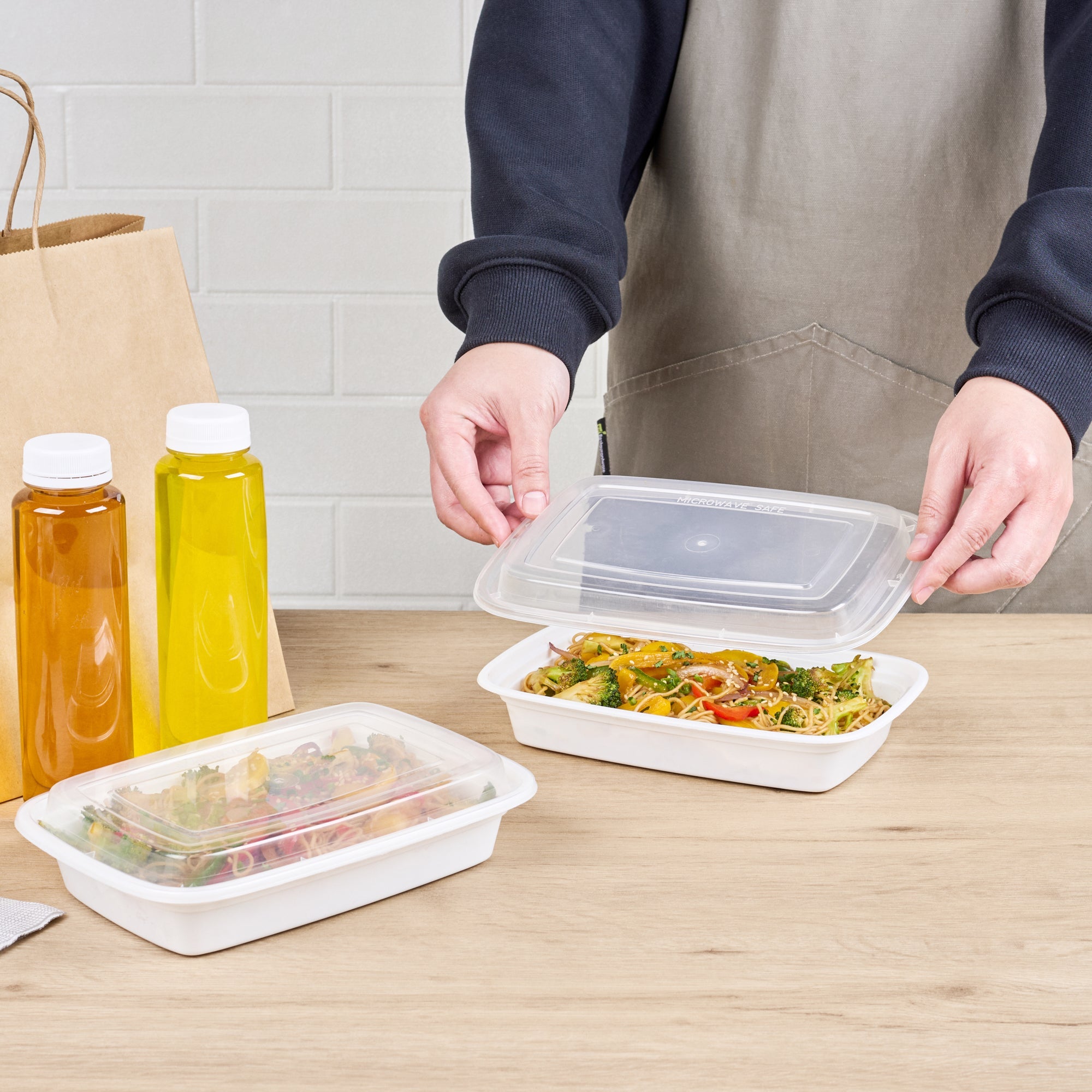 Asporto 28 oz Rectangle White Plastic To Go Box - with Clear Lid, Microwavable - 8 3/4" x 6" x 1 1/2" - 50 count box