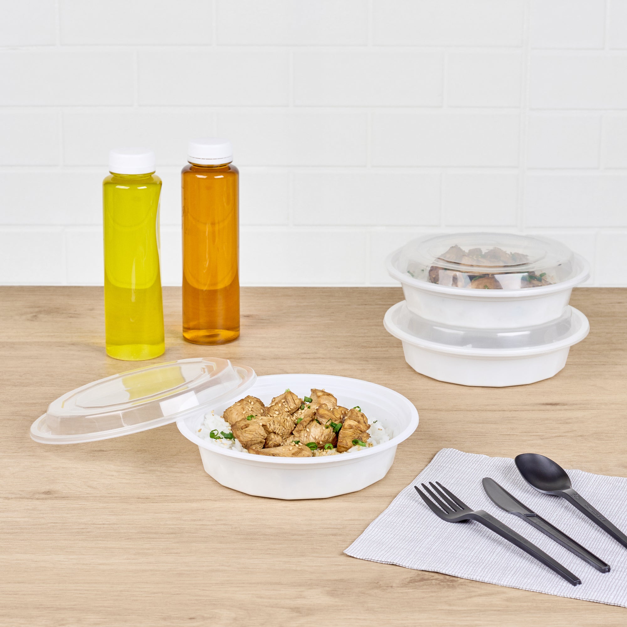 Asporto 24 oz Round White Plastic To Go Box - with Clear Lid, Microwavable - 7 1/4" x 7 1/4" x 1 1/2" - 100 count box