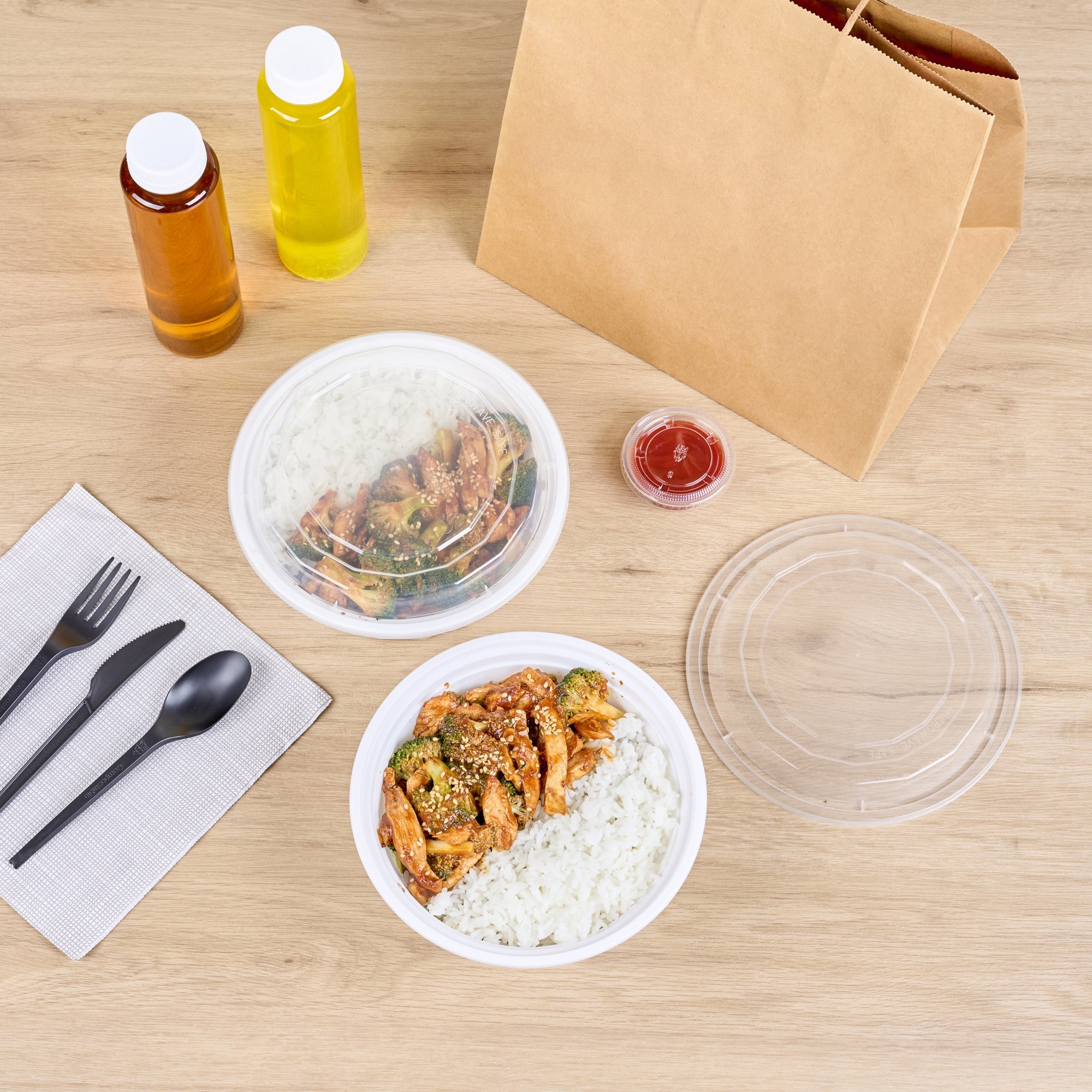 Asporto 32 oz Round White Plastic To Go Box - with Clear Lid, Microwavable - 7 1/4" x 7 1/4" x 3" - 50 count box