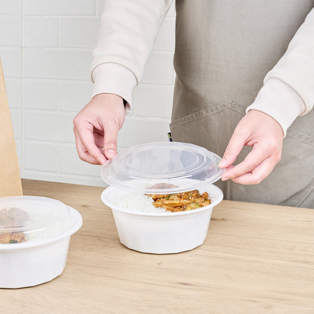 Asporto 32 oz Round White Plastic To Go Box - with Clear Lid, Microwavable - 7 1/4" x 7 1/4" x 3" - 100 count box
