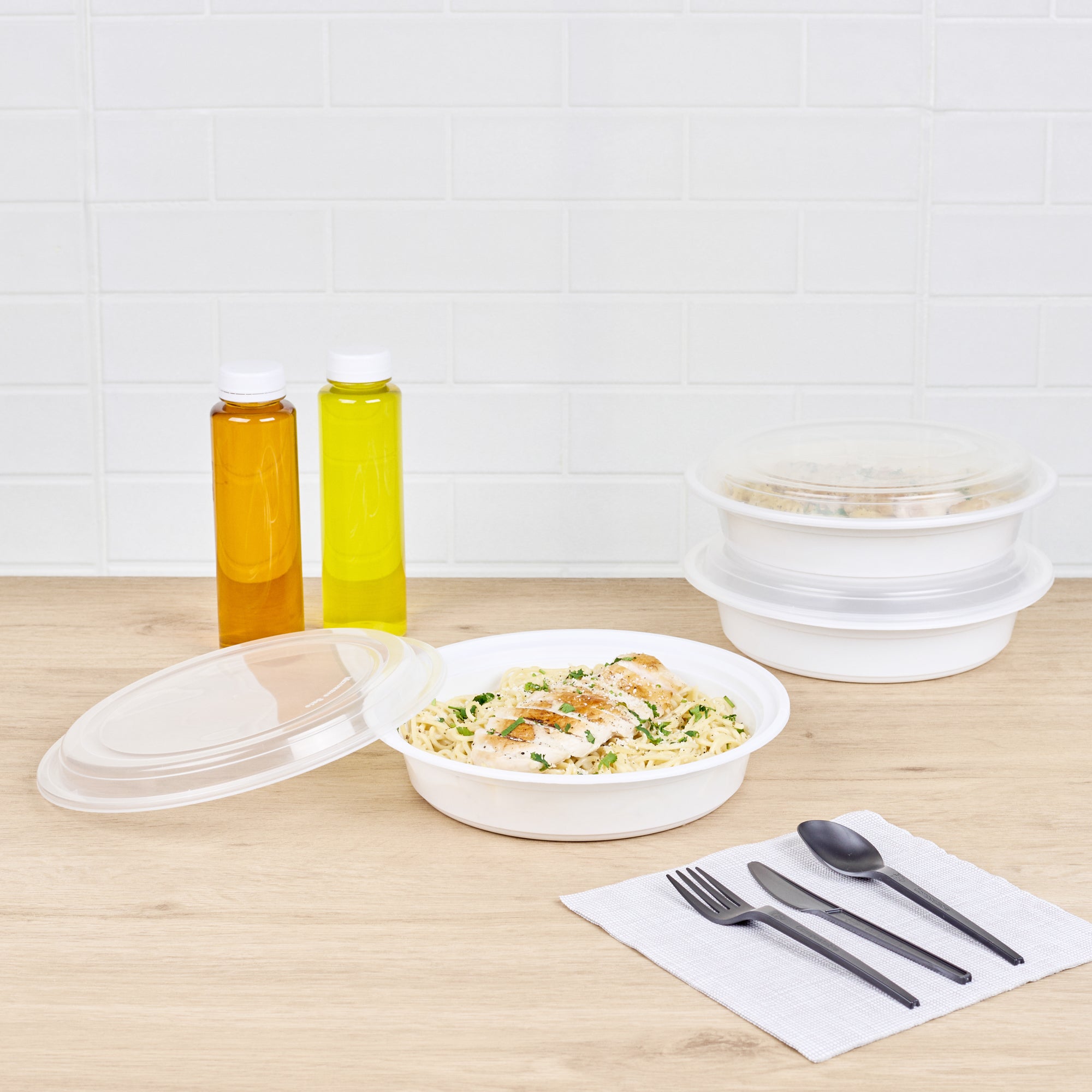 Asporto 48 oz Round White Plastic To Go Box - with Clear Lid, Microwavable - 9" x 9" x 1 3/4" - 50 count box
