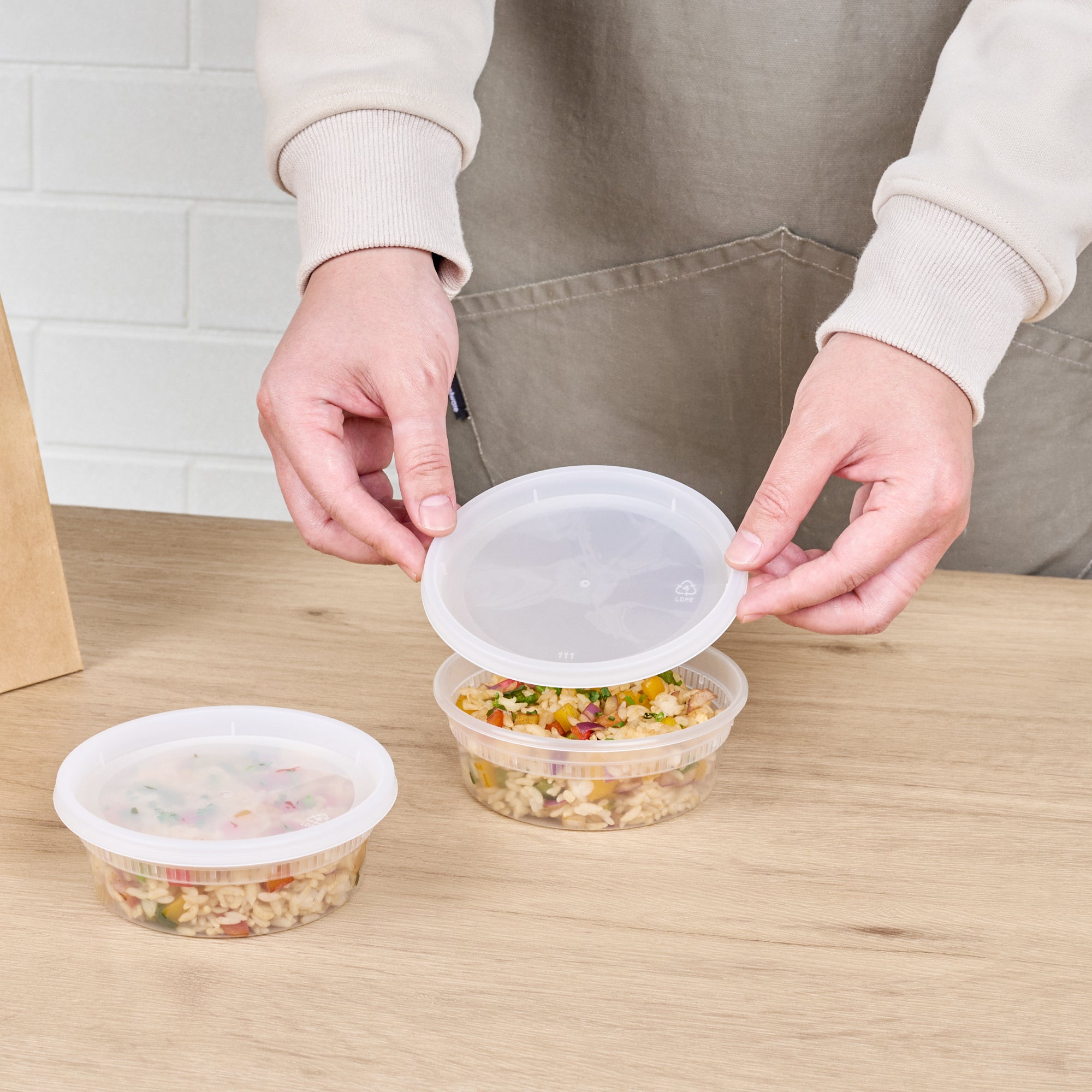 Asporto 8 oz Round Clear Plastic Soup Container - with Lid, Microwavable - 4 1/2" x 4 1/2" x 1 3/4" - 25 count box