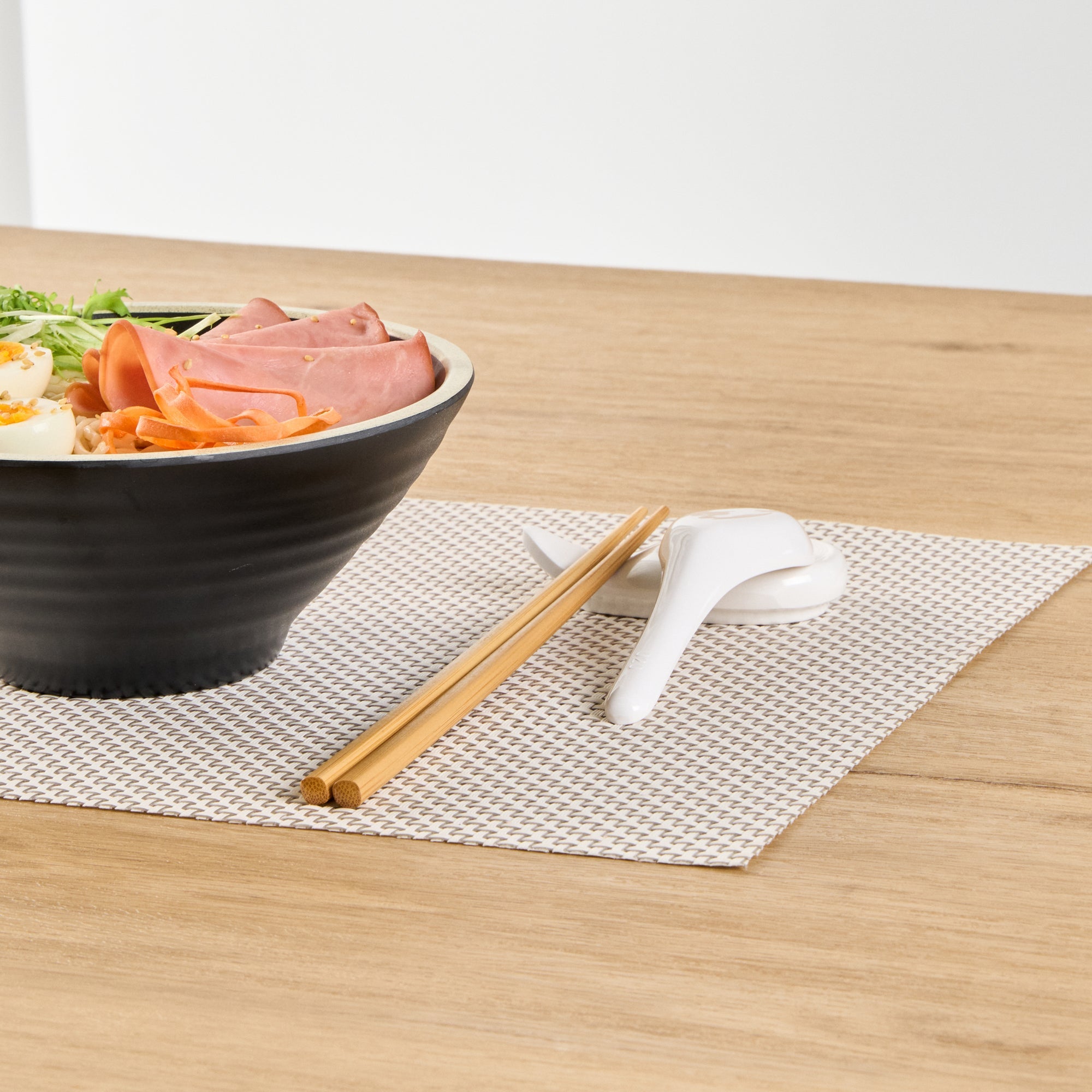 Voga White Melamine Chopstick and Spoon Rest - 3 1/2" x 2" x 3/4" - 10 count box