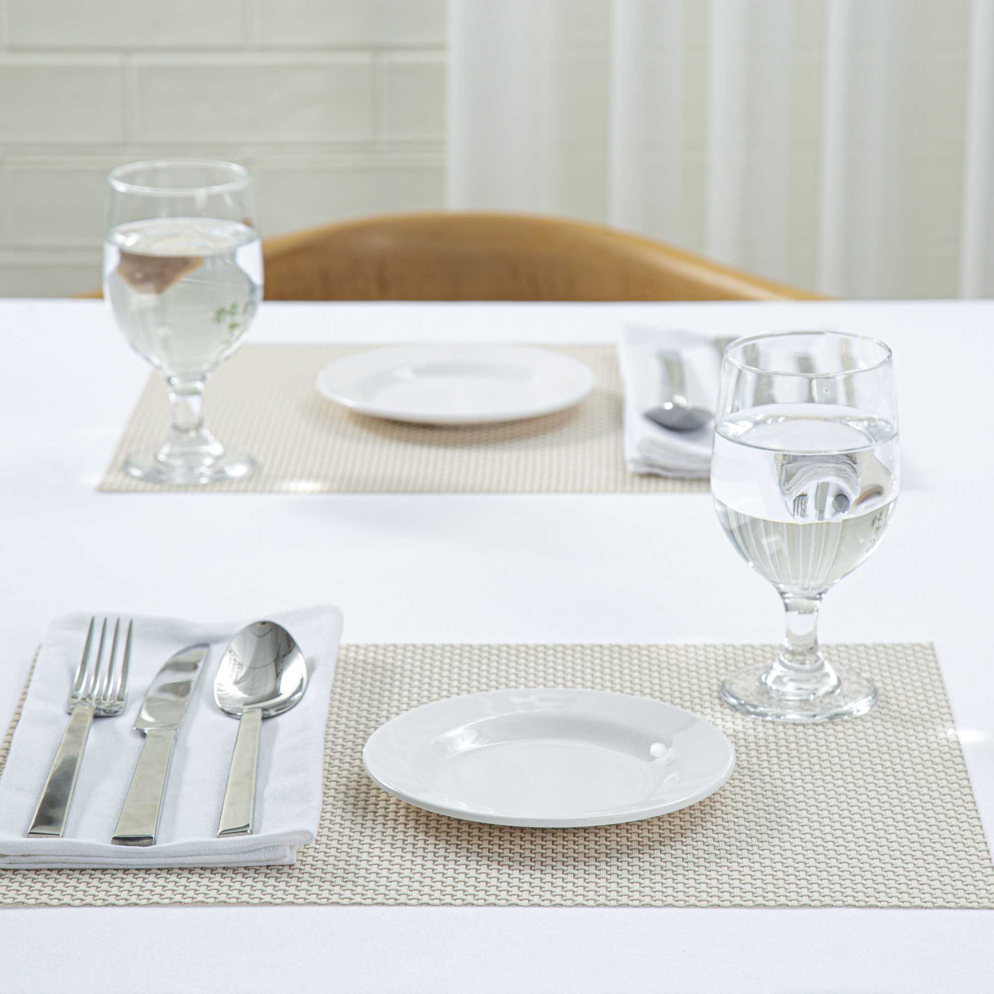 Voga Round White Melamine Small Plate - Classic, Rimmed - 6" x 6" x 1/2" - 10 count box