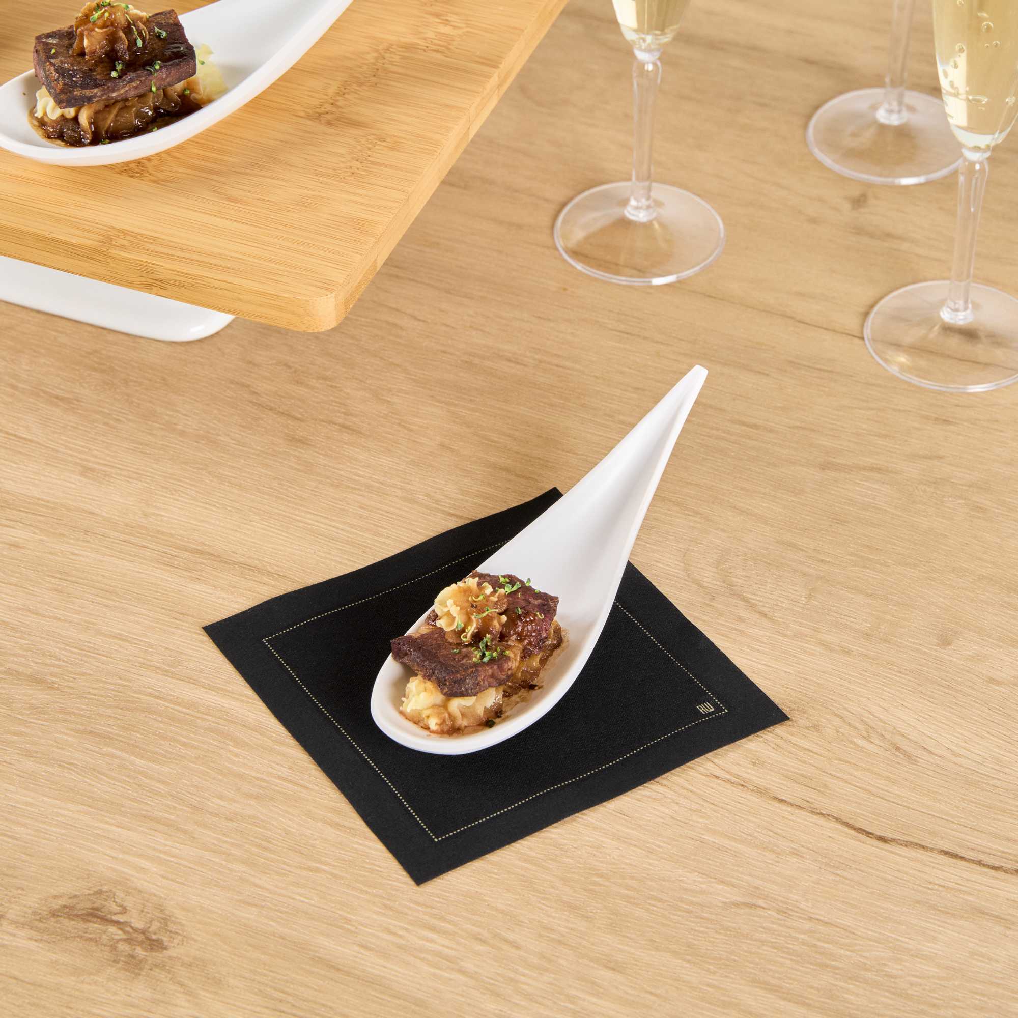 Voga Teardrop White Melamine Tasting Spoon - Japonais, Moderna - 4 1/4" x 1 3/4" x 1 3/4" - 10 count box