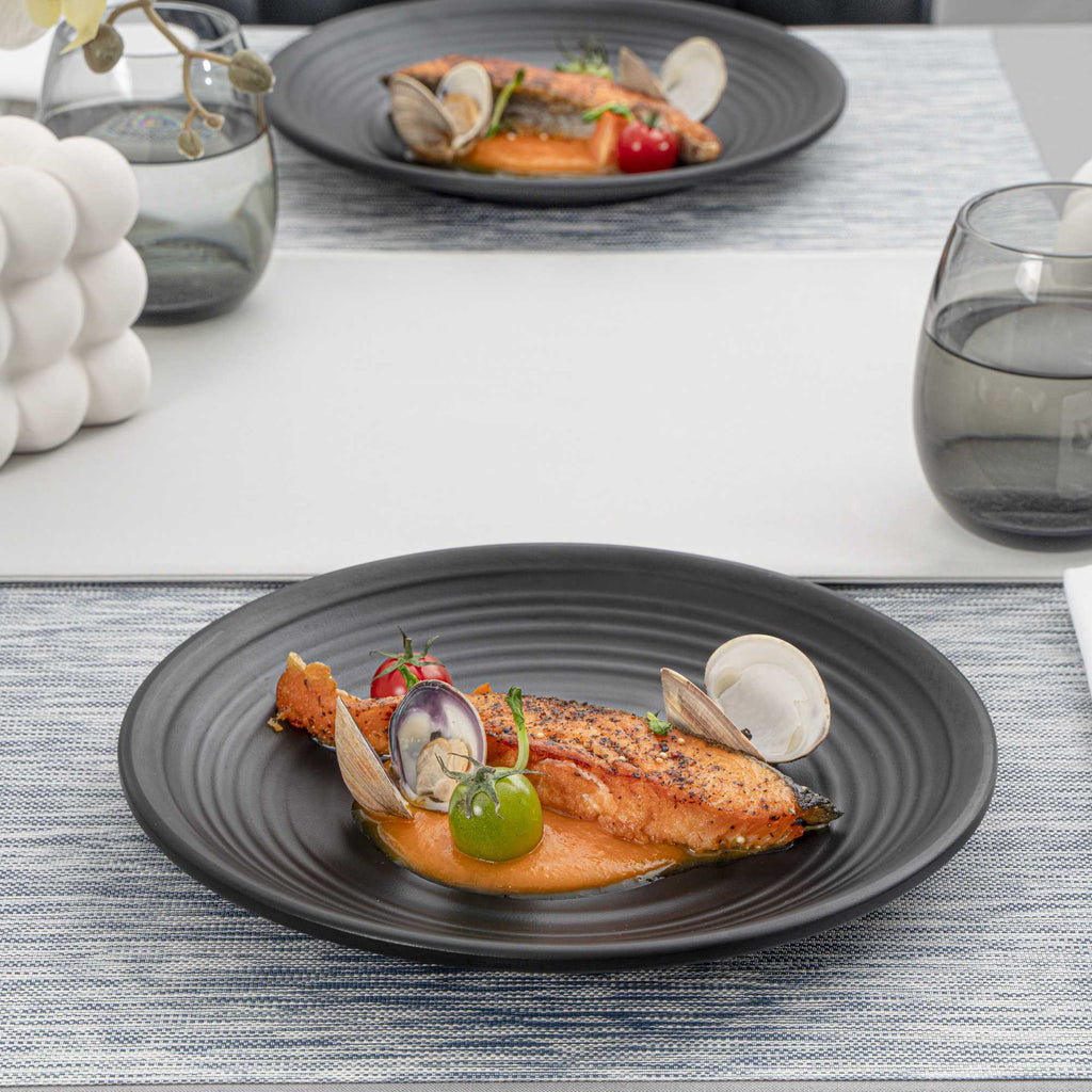Voga Round Black Melamine Medium Plate - Japonais, Black Stone - 10" x 10" x 1 1/4" - 10 count box