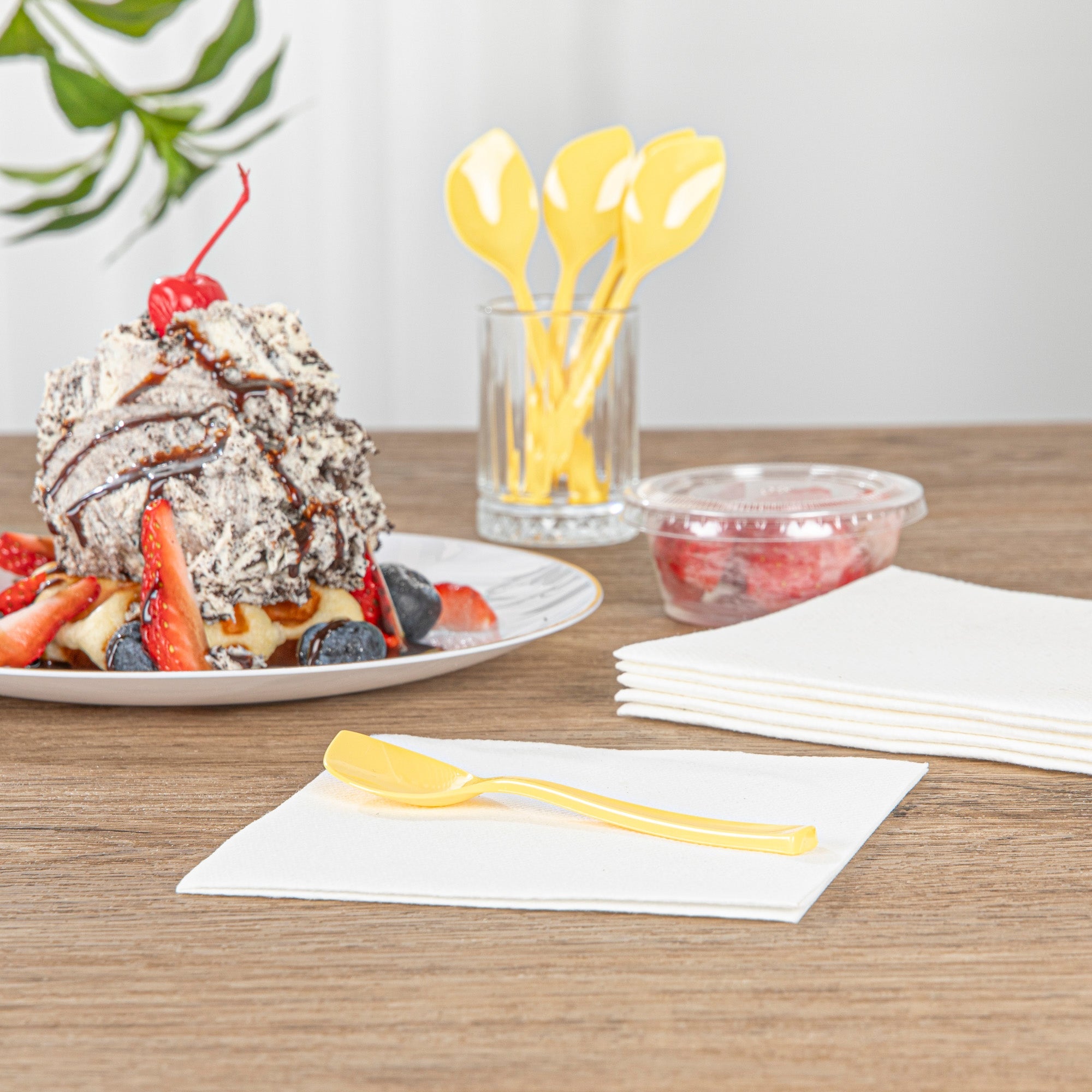 Coppetta Baby Yellow Plastic Petal Spoon - 4 1/2" x 1" - 100 count box