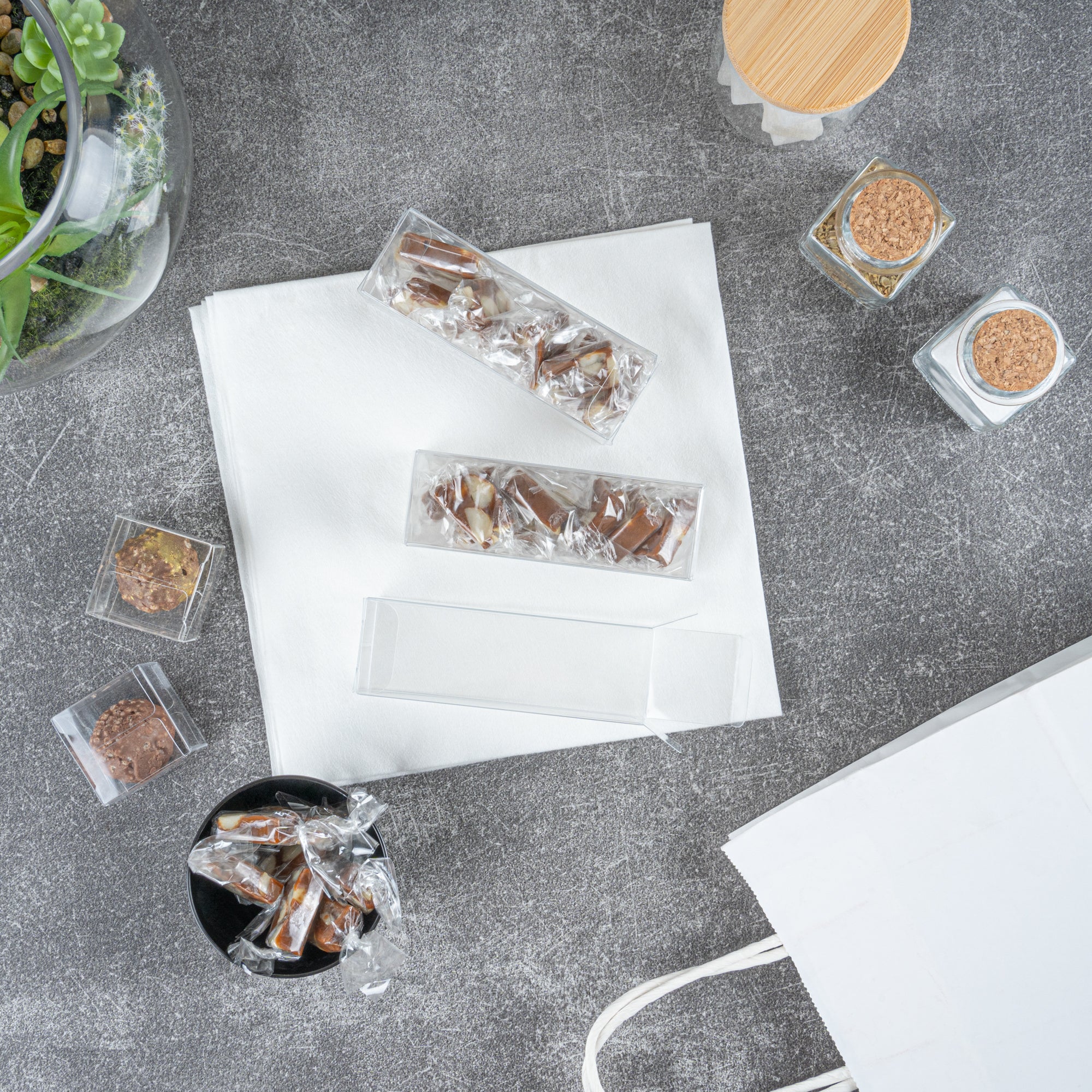 Sweet Vision Clear Plastic Candy Box - Tuck Top, with Sleeve - 1 1/2" x 1 1/2" x 4 1/4" - 100 count box