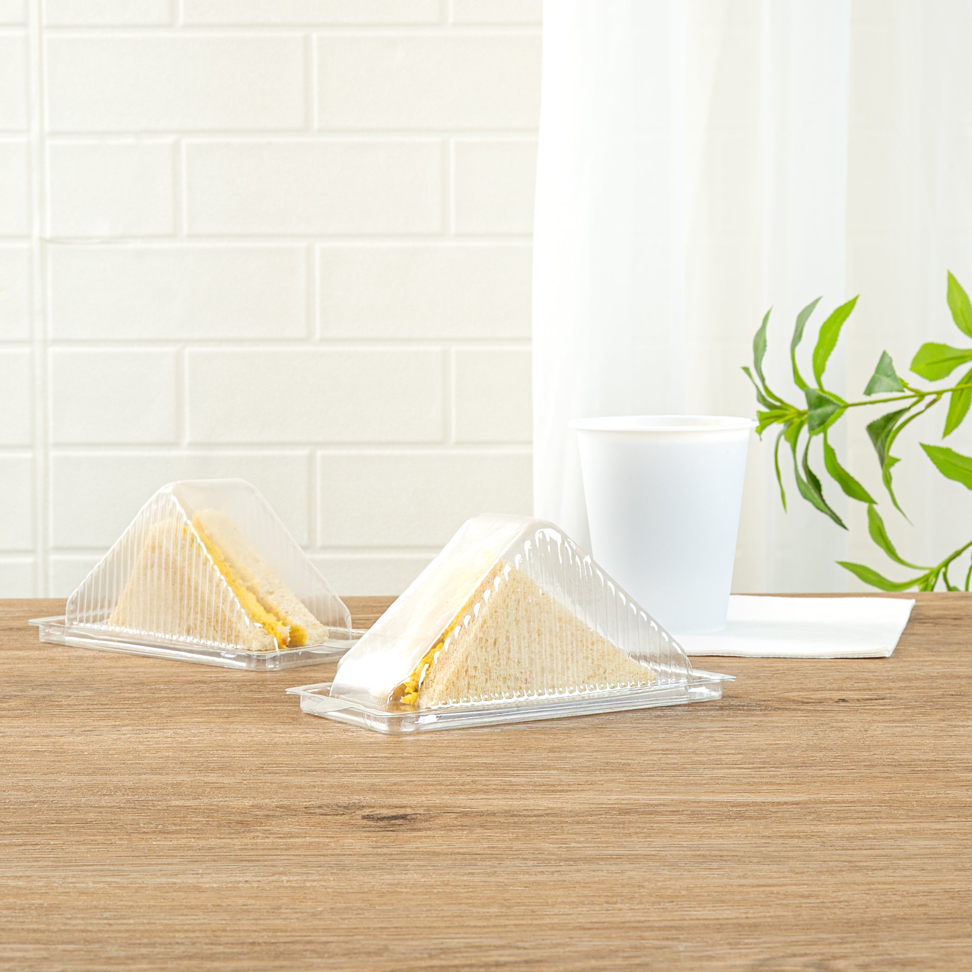 Thermo Tek 10 oz Triangle Clear Plastic Sandwich Container - with Lid - 6 1/4" x 3 1/4" x 3" - 100 count box